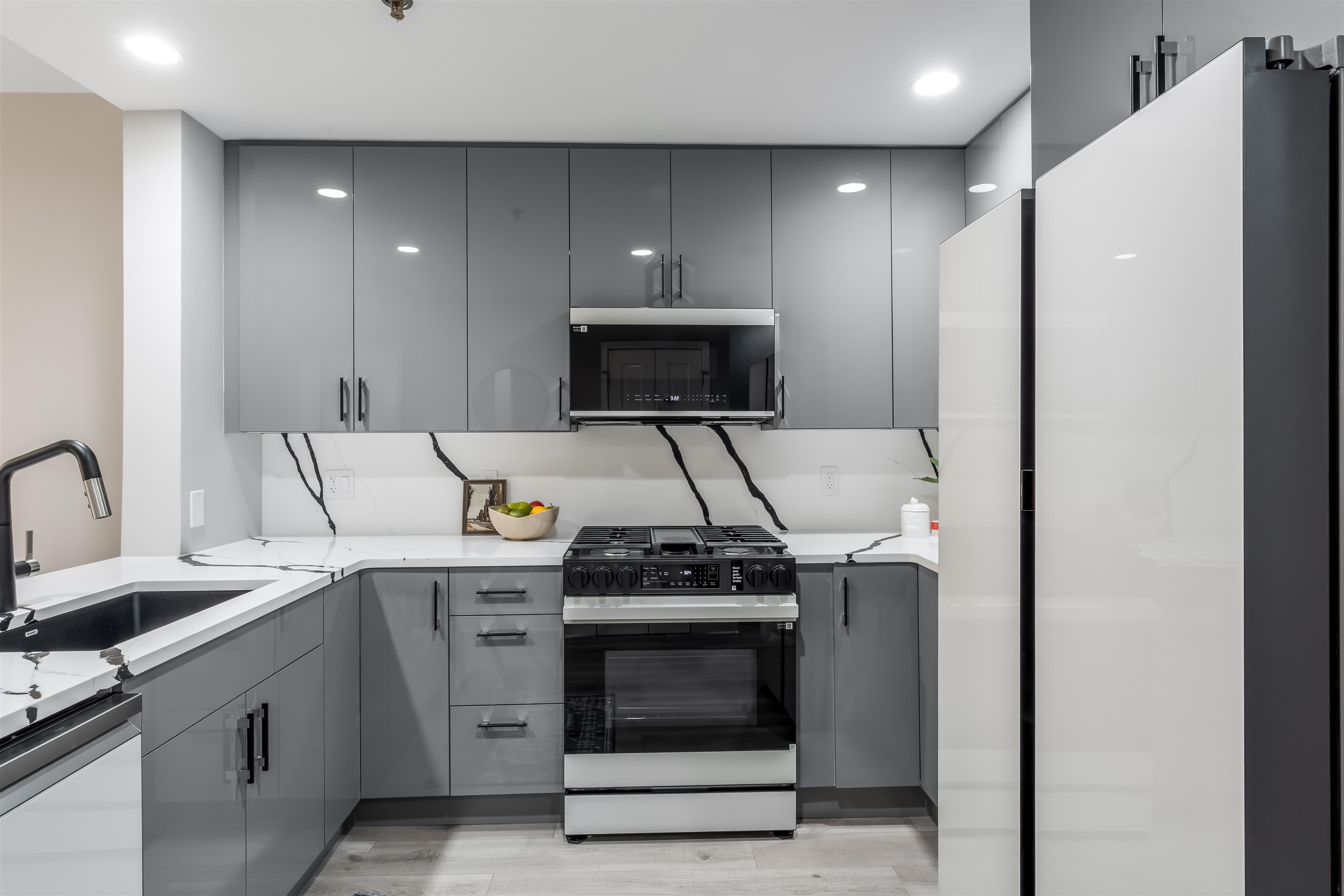 1125 MAXWELL LANE Unit: 440