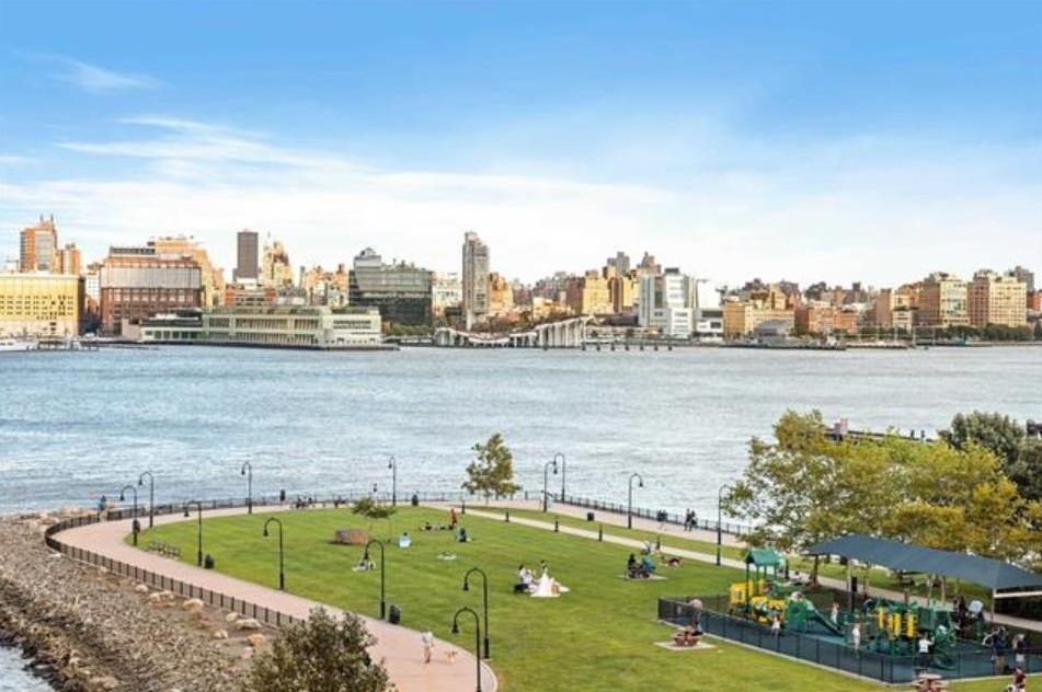 1125 MAXWELL LANE Unit: 440