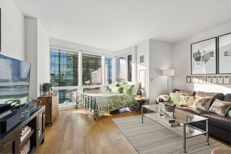 77 HUDSON ST Unit: 2612
