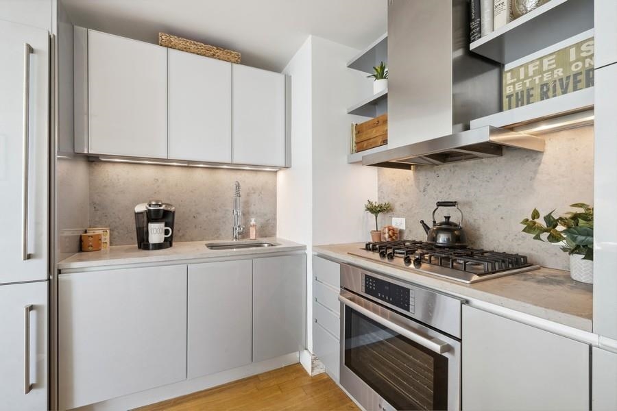 77 HUDSON ST Unit: 2612
