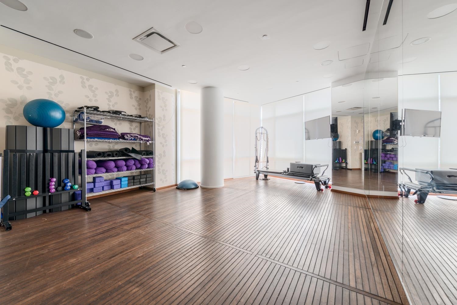 77 HUDSON ST Unit: 2612