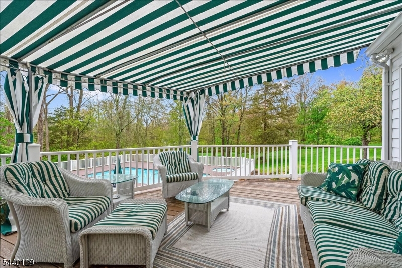 4 Edward Shippen Ln