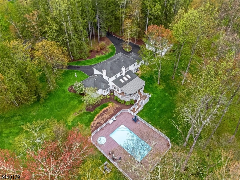 4 Edward Shippen Ln