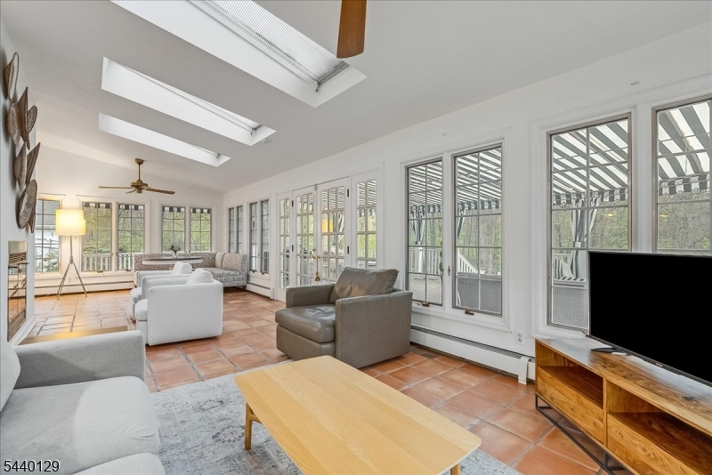 4 Edward Shippen Ln