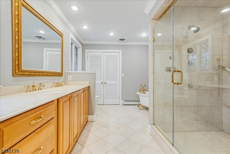 4 Edward Shippen Ln