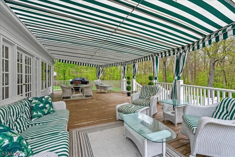 4 Edward Shippen Ln