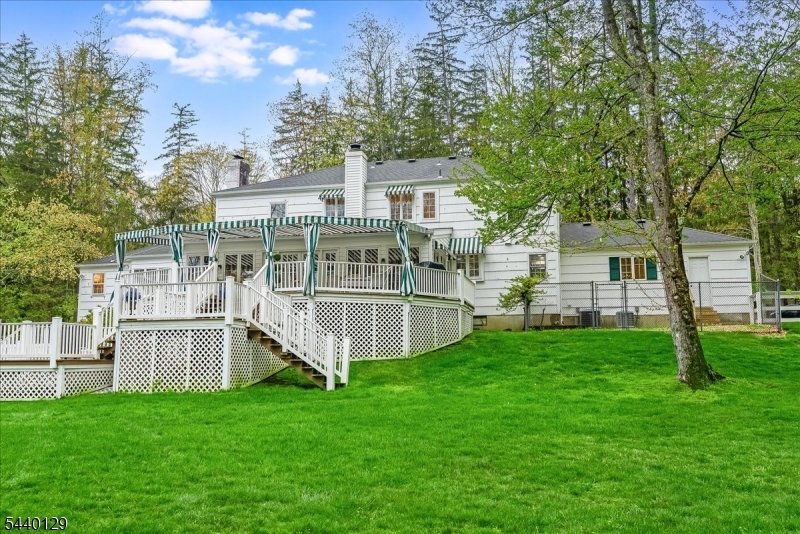 4 Edward Shippen Ln