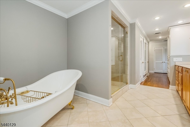 4 Edward Shippen Ln