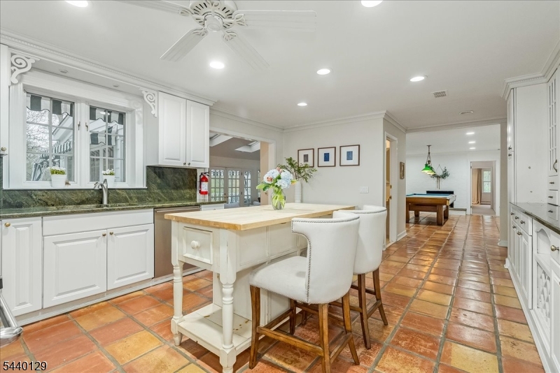 4 Edward Shippen Ln