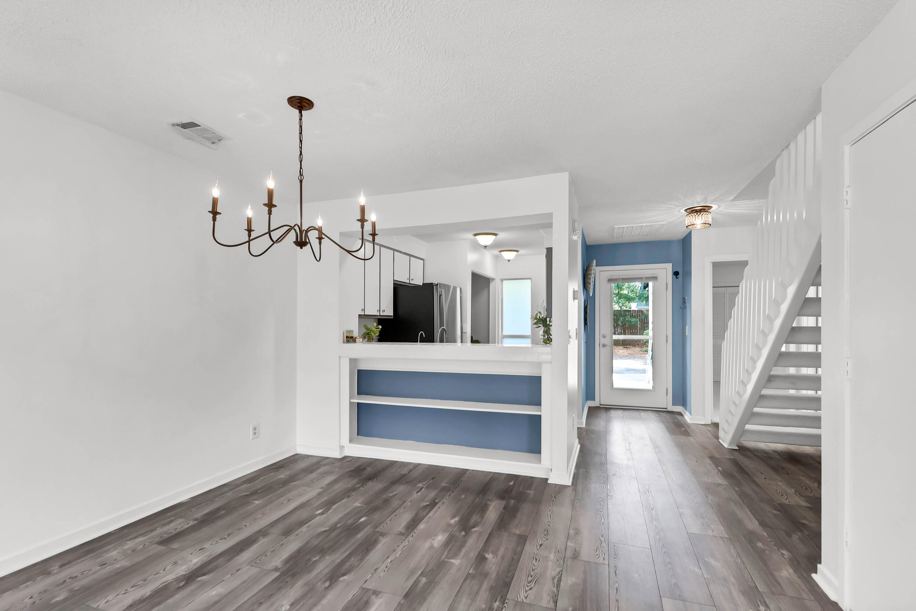 1136 Shadow Lake Circle