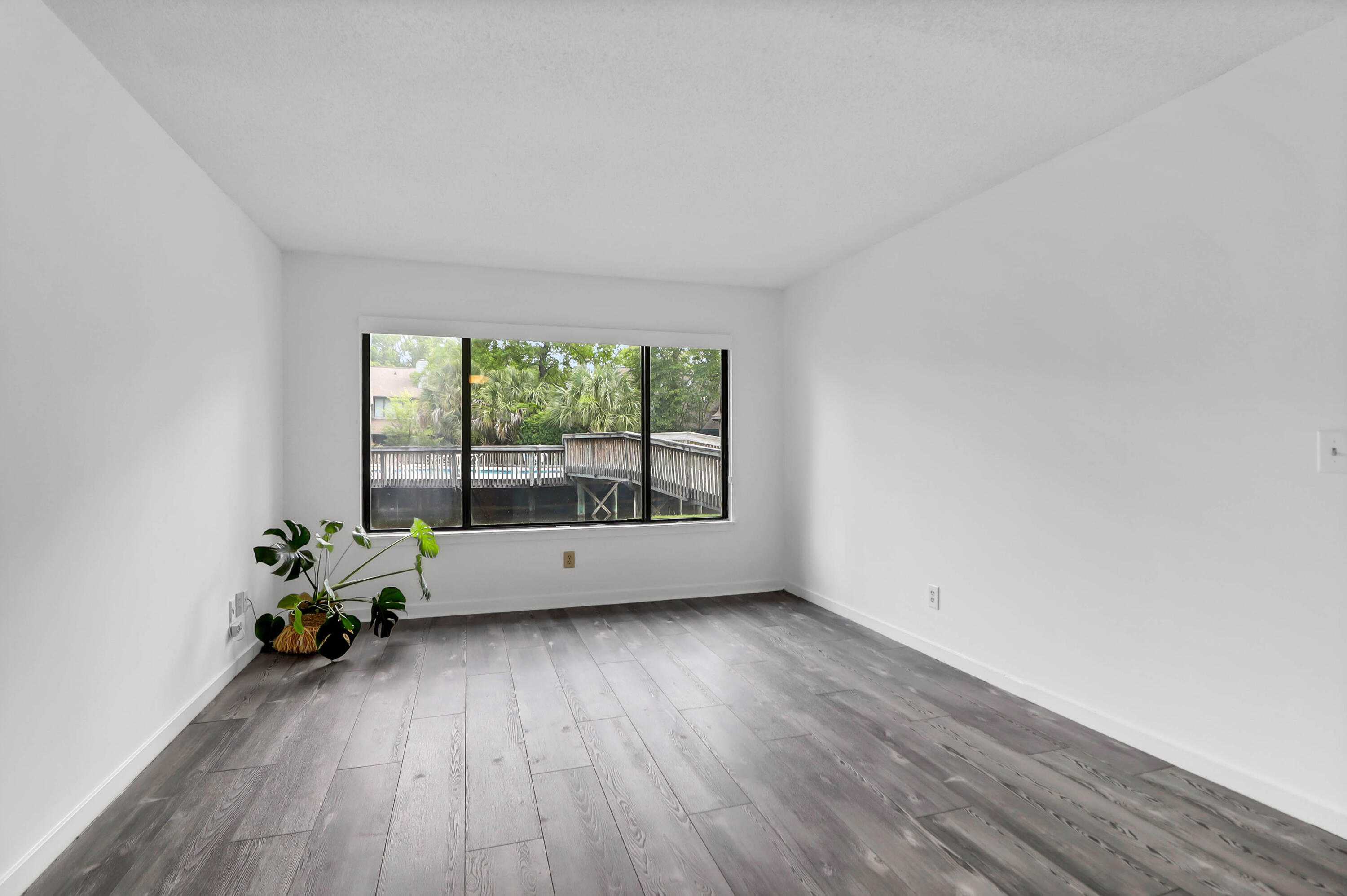 1136 Shadow Lake Circle