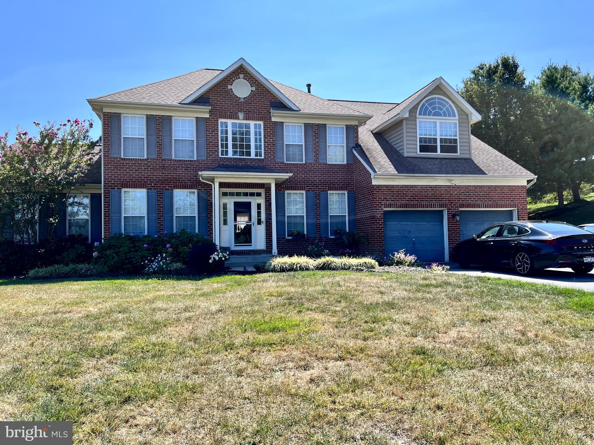 2231 W Greenleaf Dr W