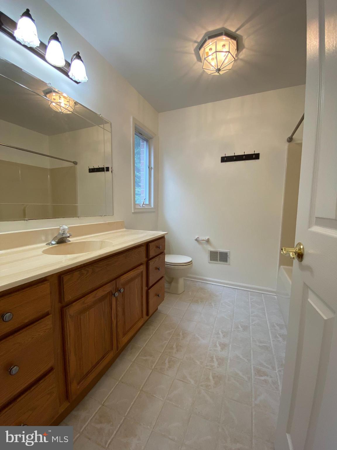 20419 Kings Crest Blvd