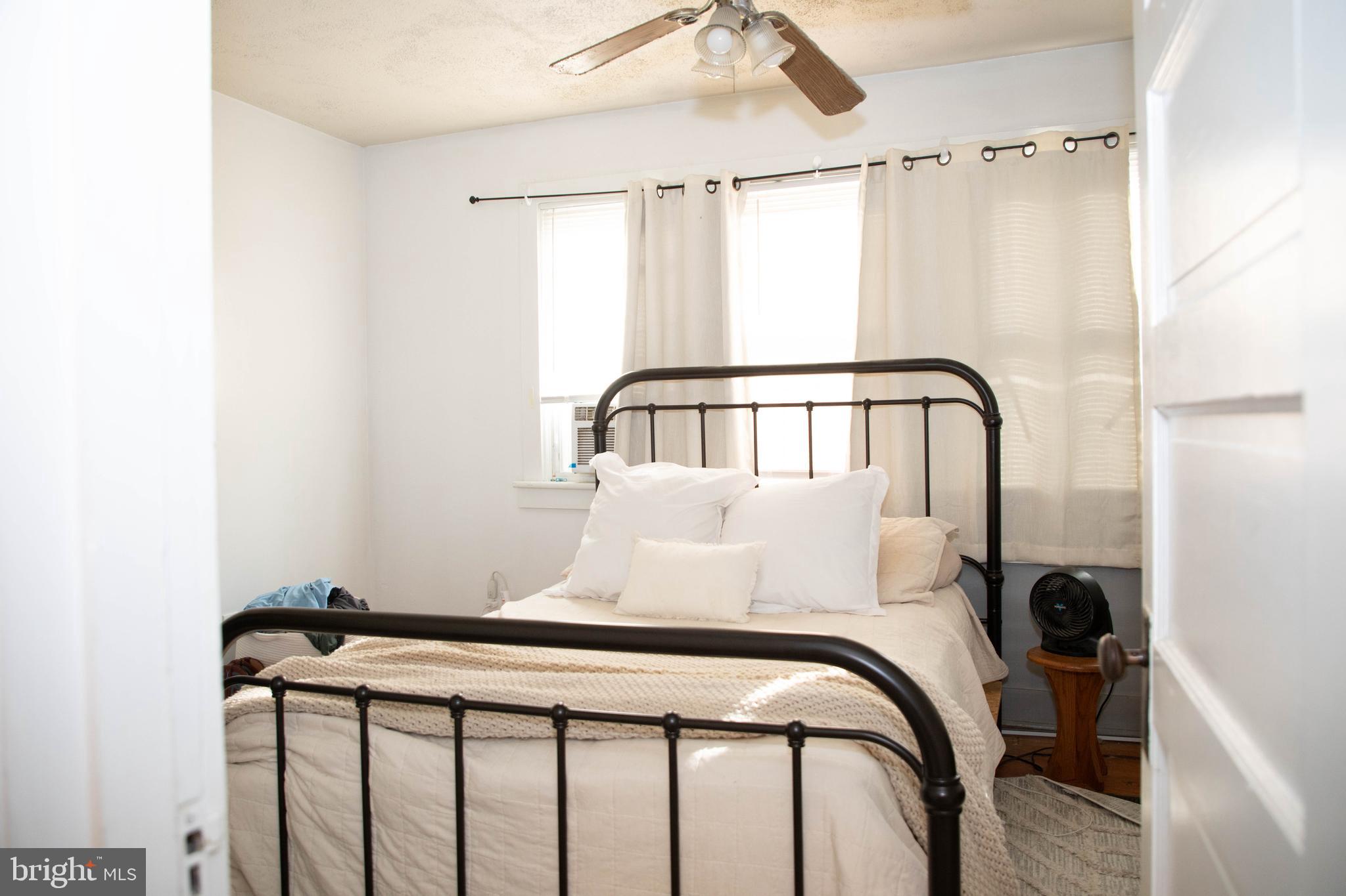 11120 GLENSIDE AVENUE