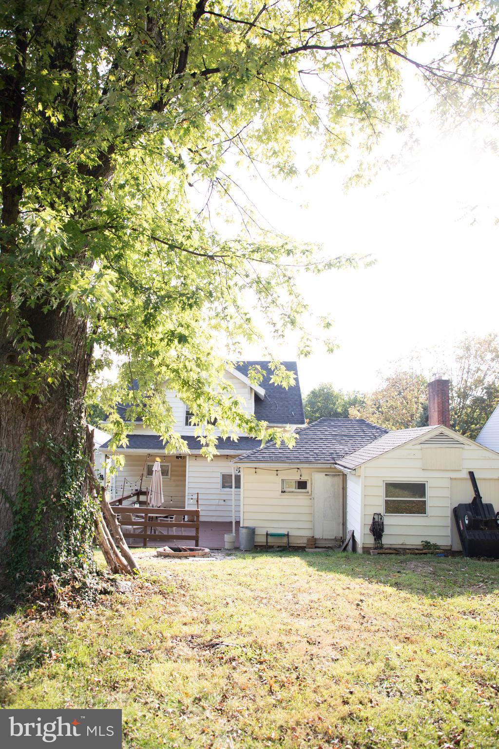 11120 GLENSIDE AVENUE