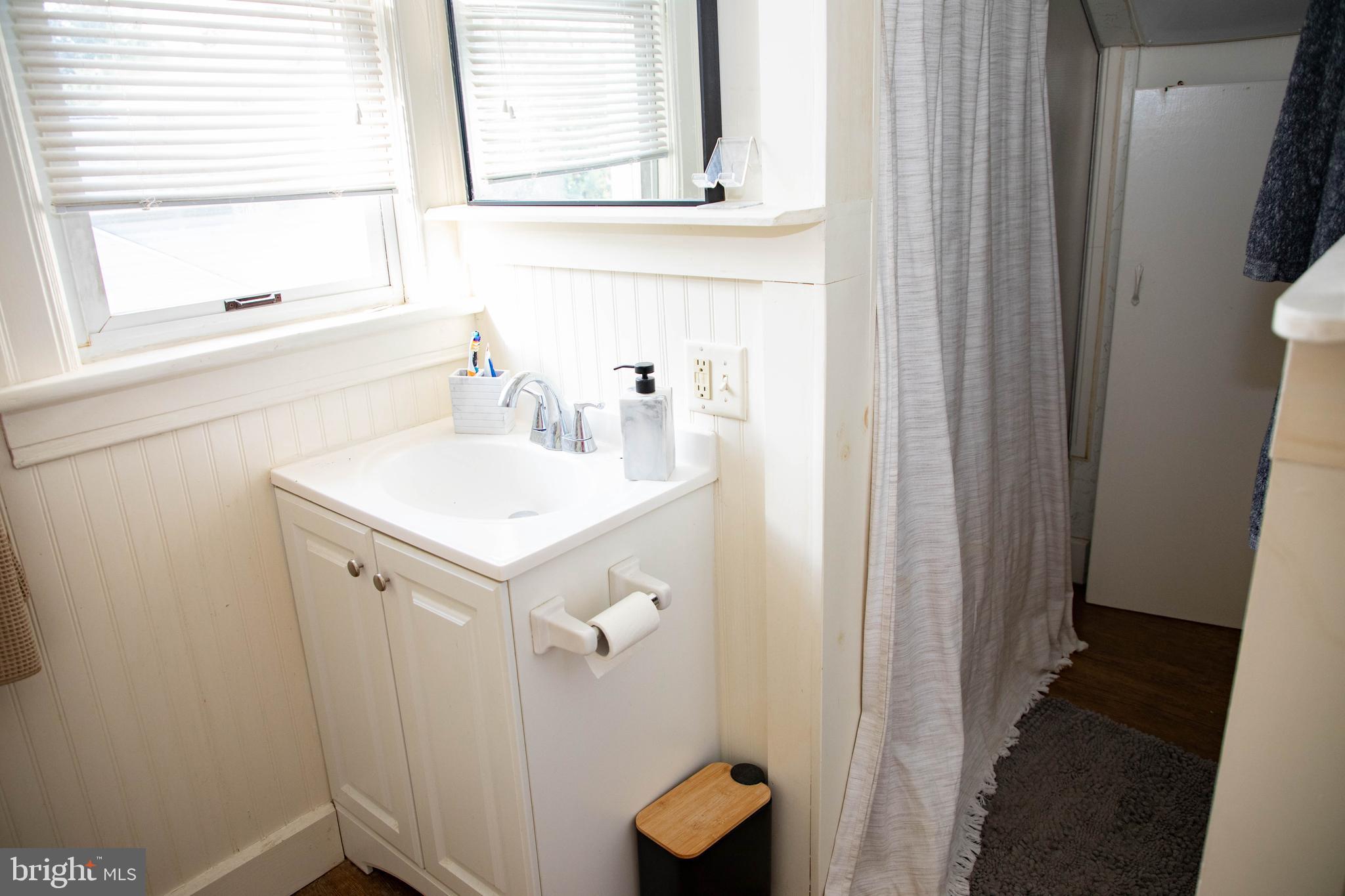 11120 GLENSIDE AVENUE