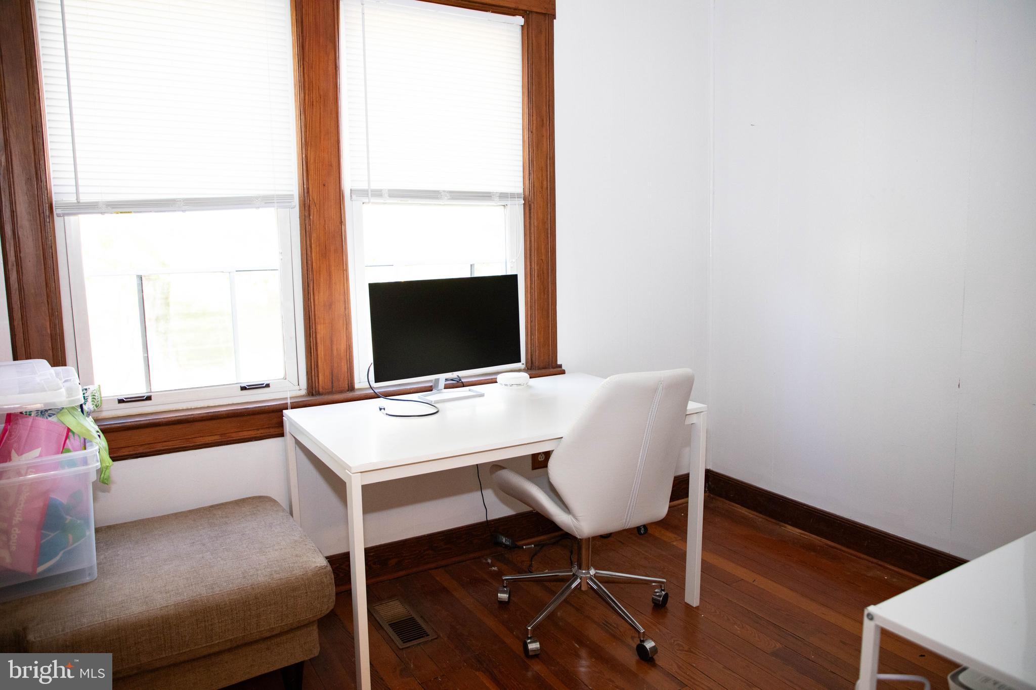 11120 GLENSIDE AVENUE