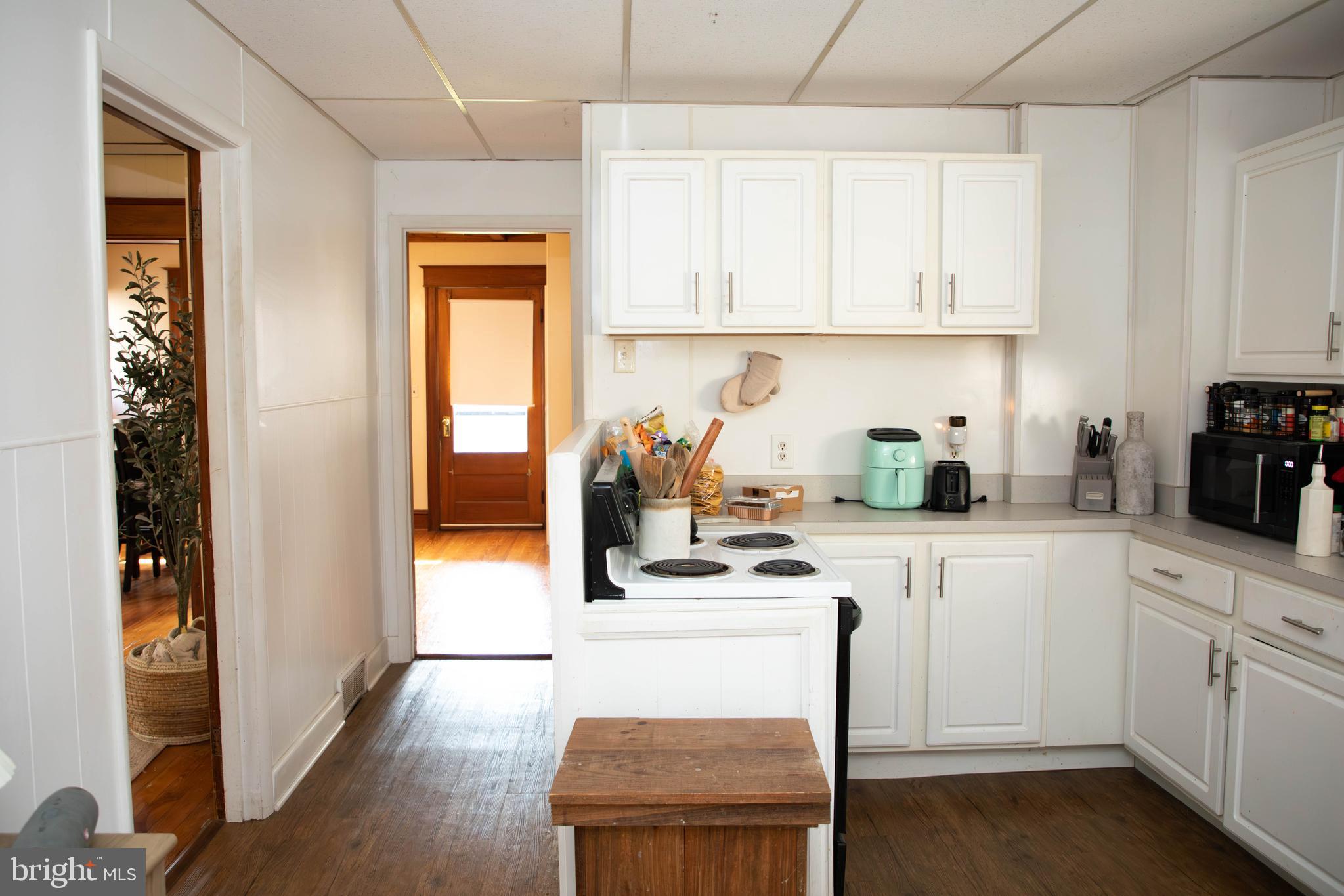 11120 GLENSIDE AVENUE