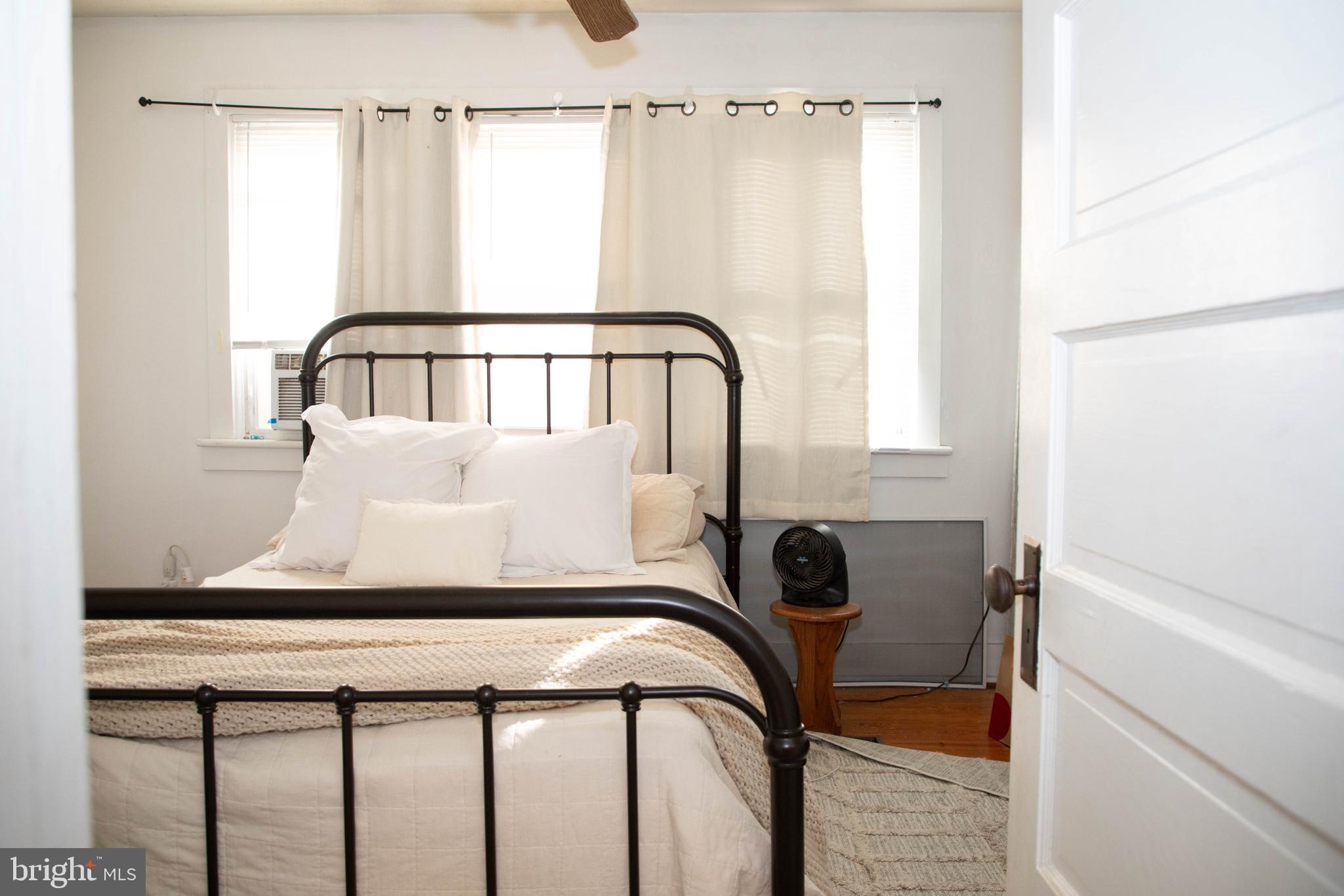 11120 GLENSIDE AVENUE