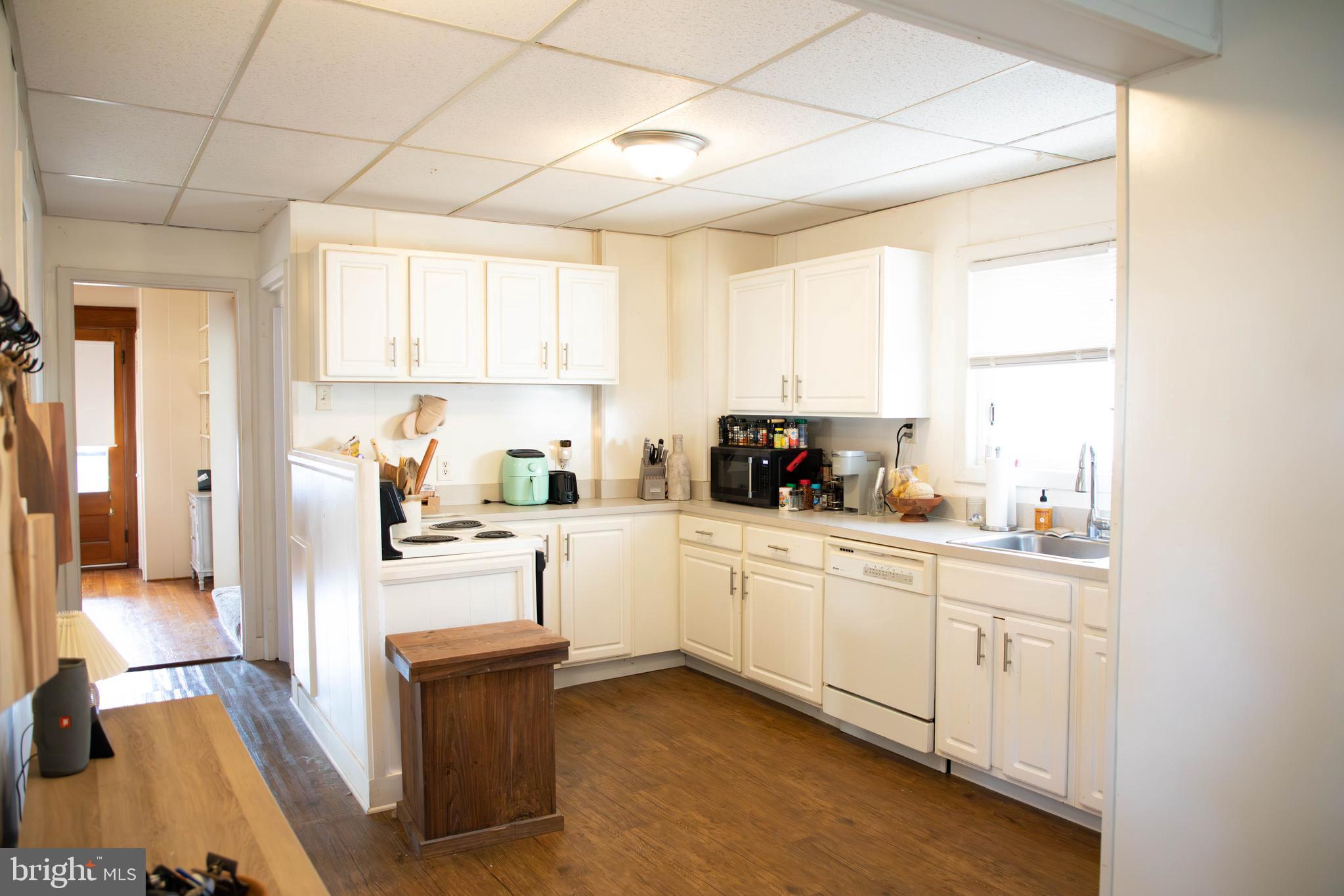 11120 GLENSIDE AVENUE