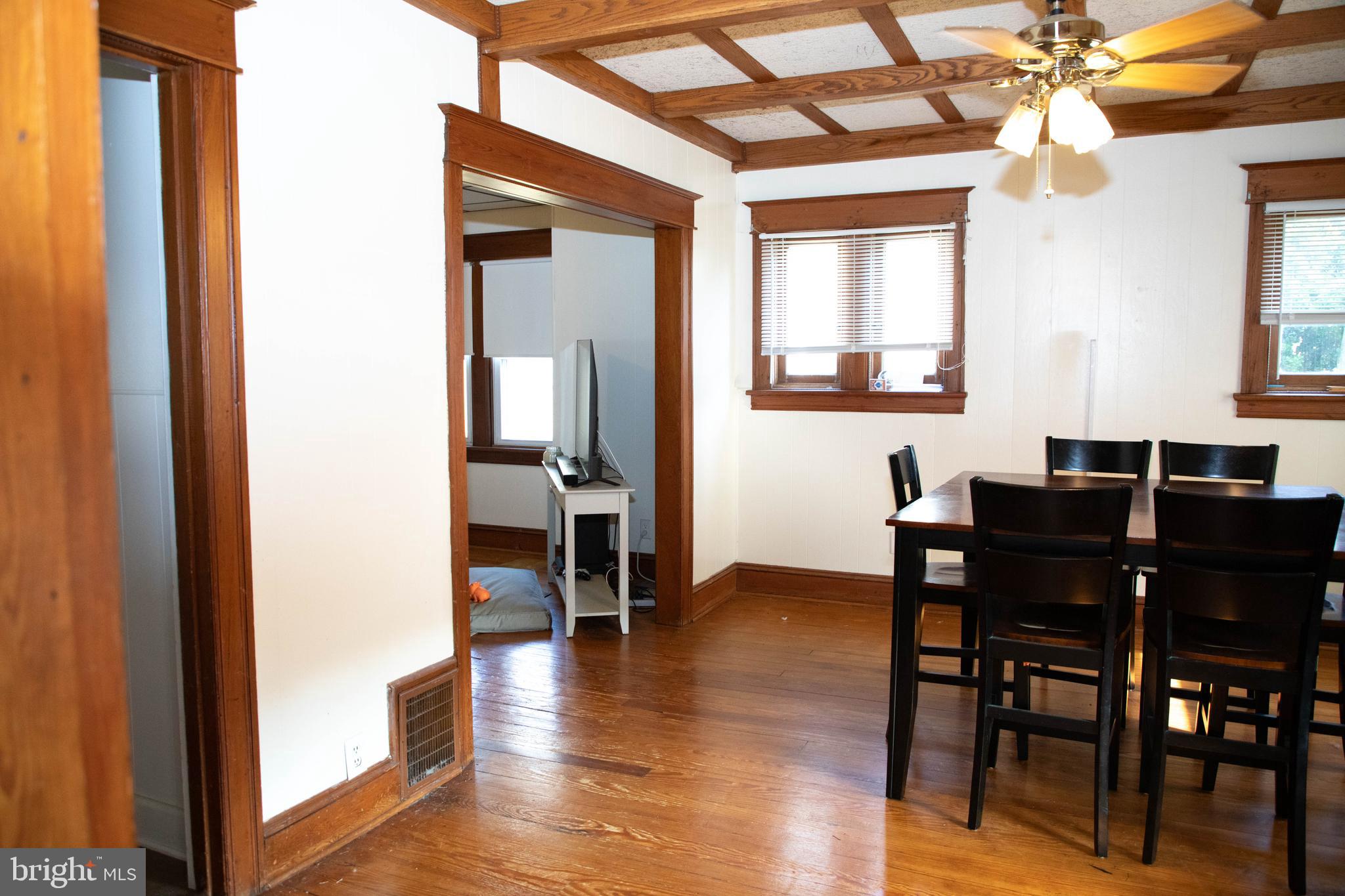 11120 GLENSIDE AVENUE