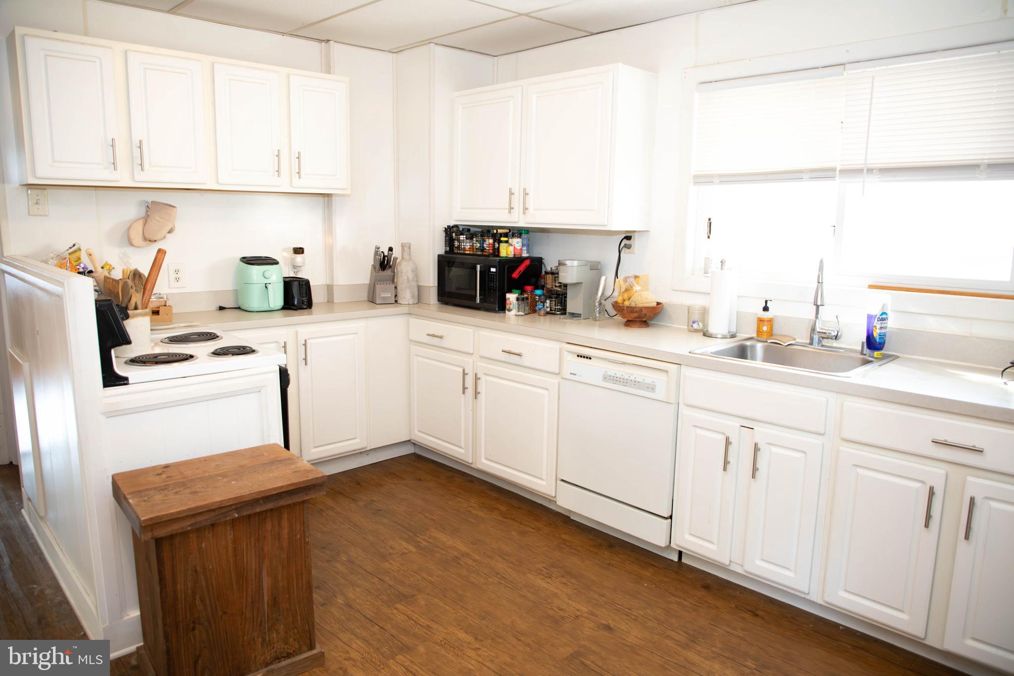 11120 GLENSIDE AVENUE