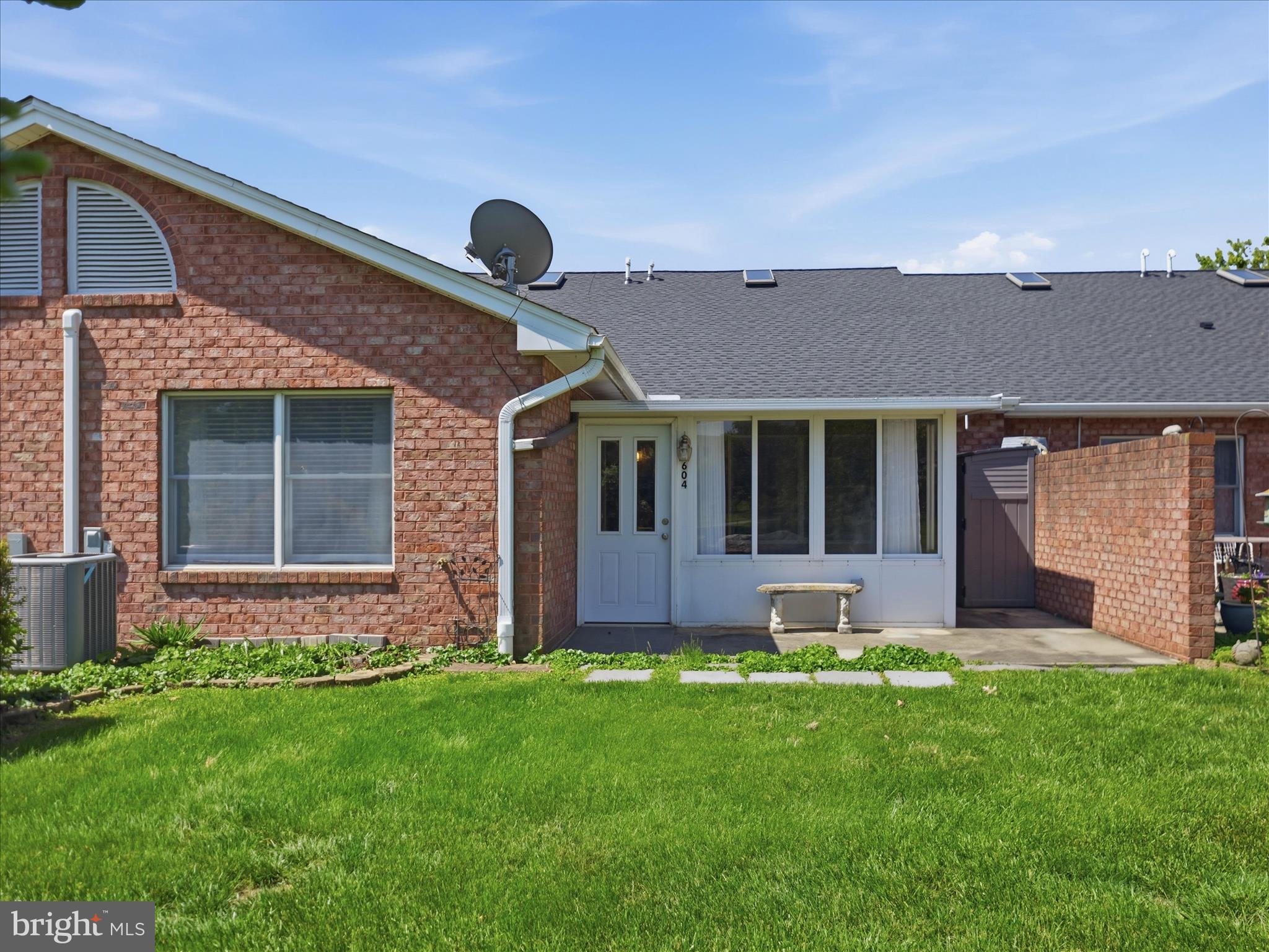 1604 LANGLEY DRIVE