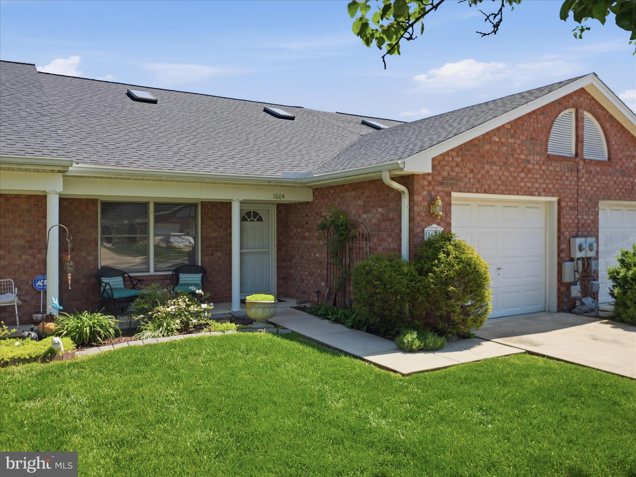 1604 LANGLEY DRIVE