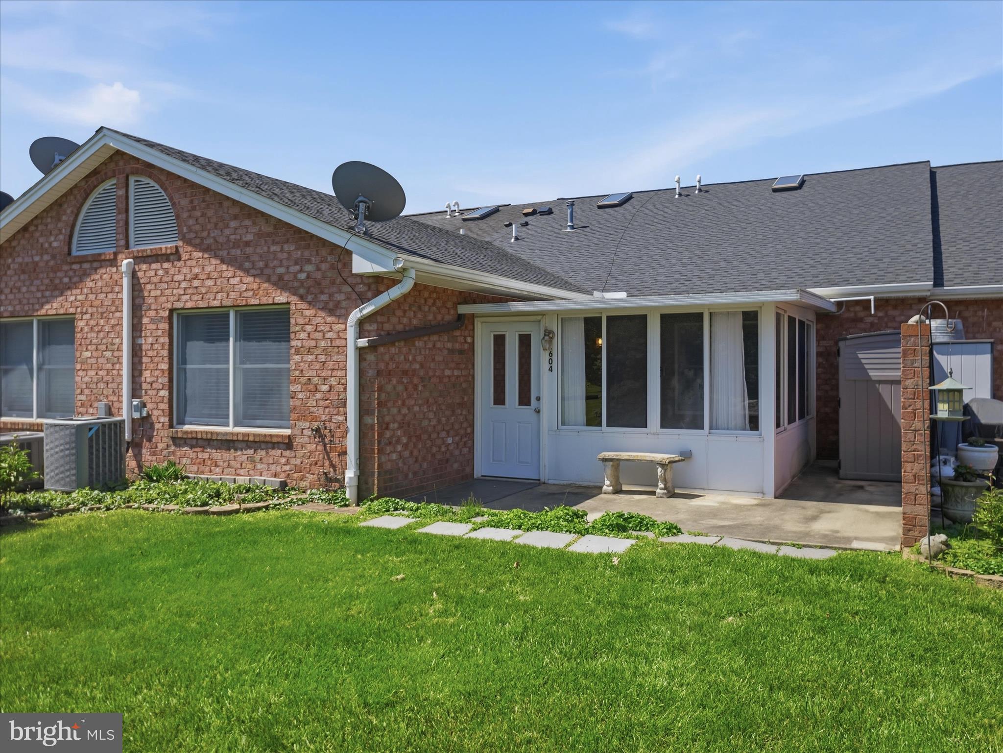 1604 LANGLEY DRIVE