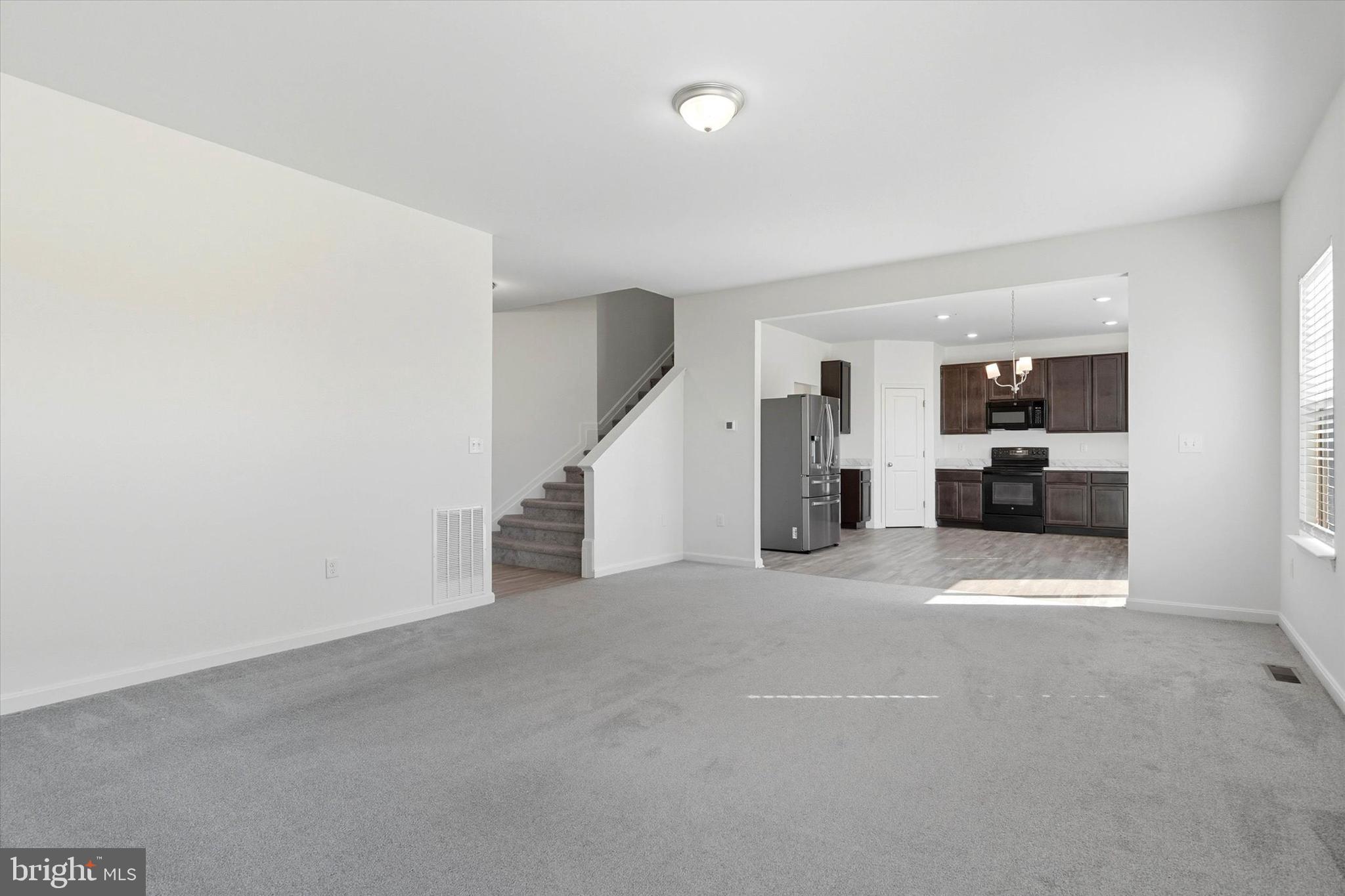77 BENNINGTON WAY
