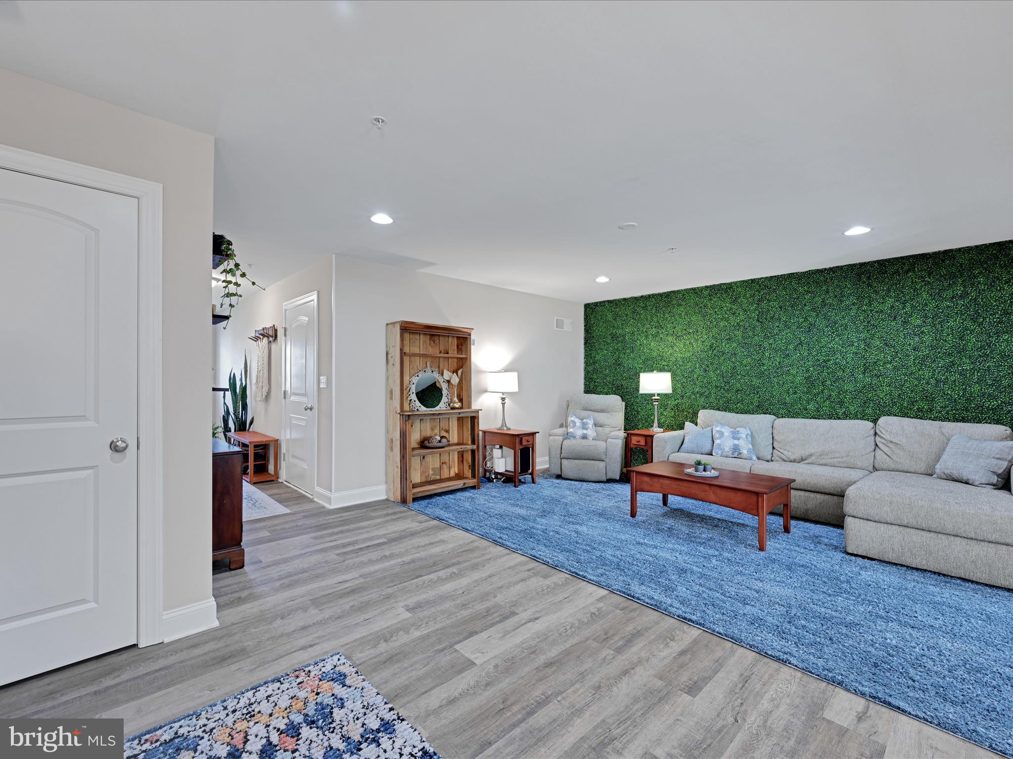 333 BRIAR RIDGE CIRCLE