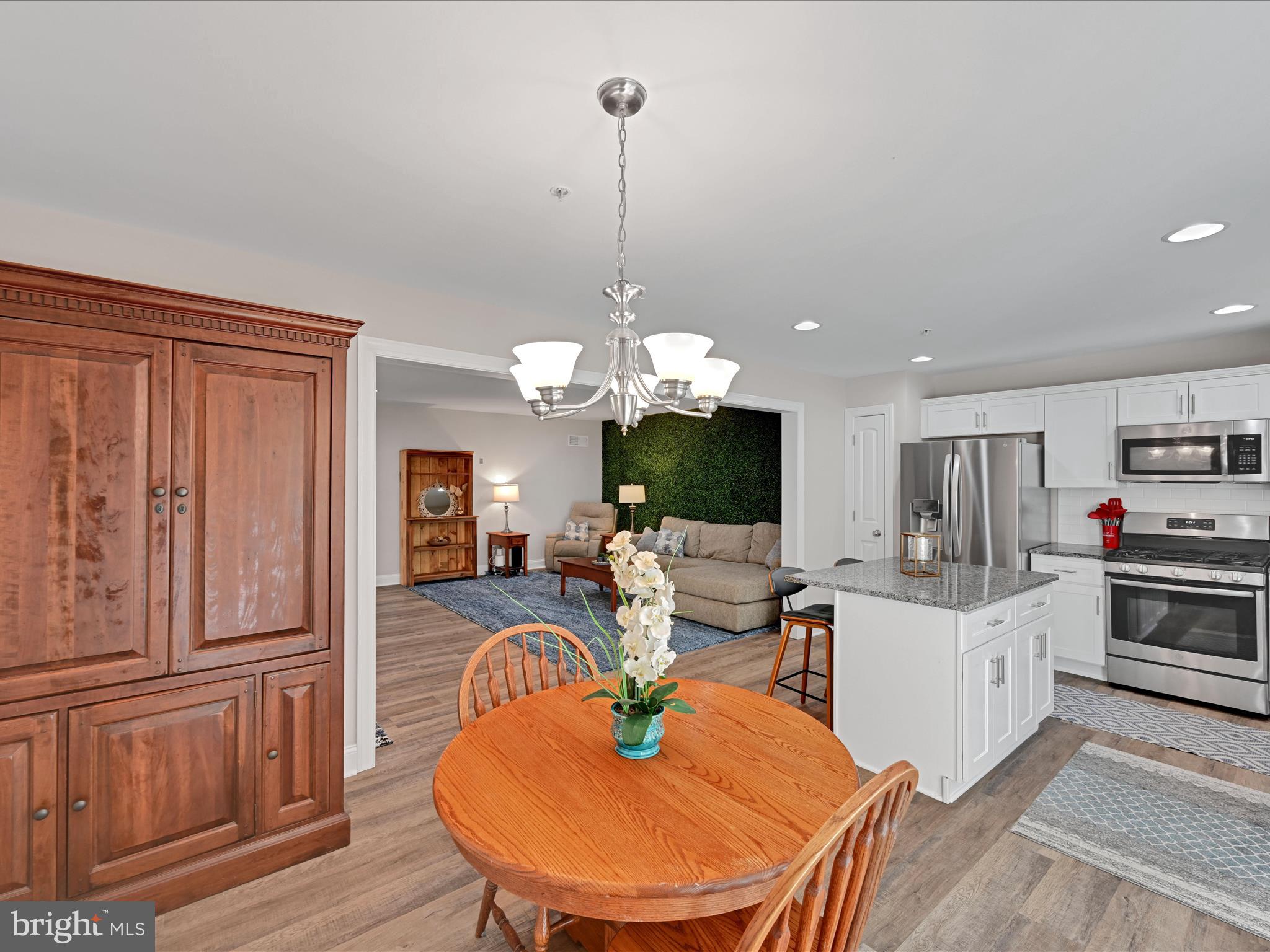 333 BRIAR RIDGE CIRCLE