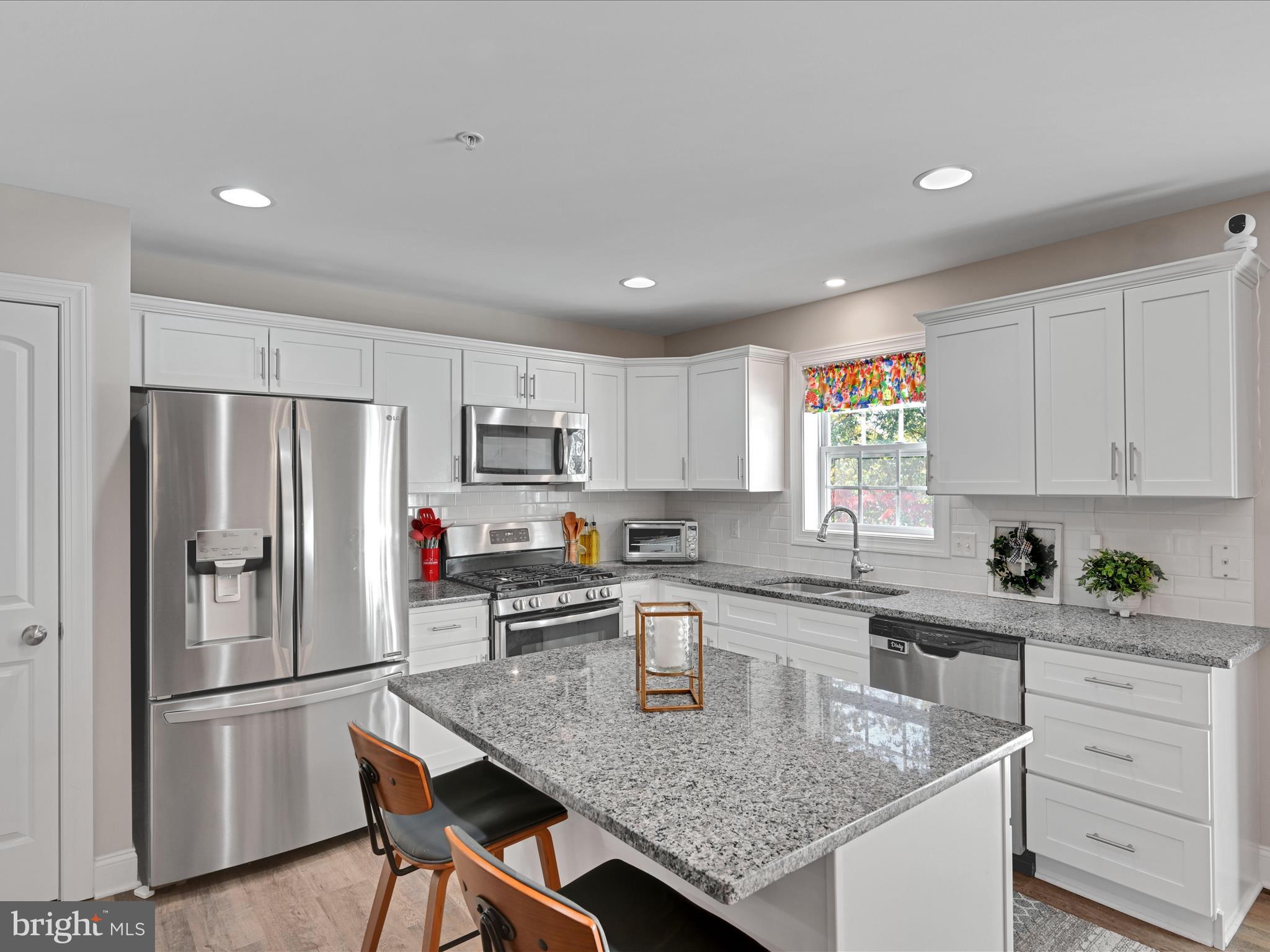 333 BRIAR RIDGE CIRCLE