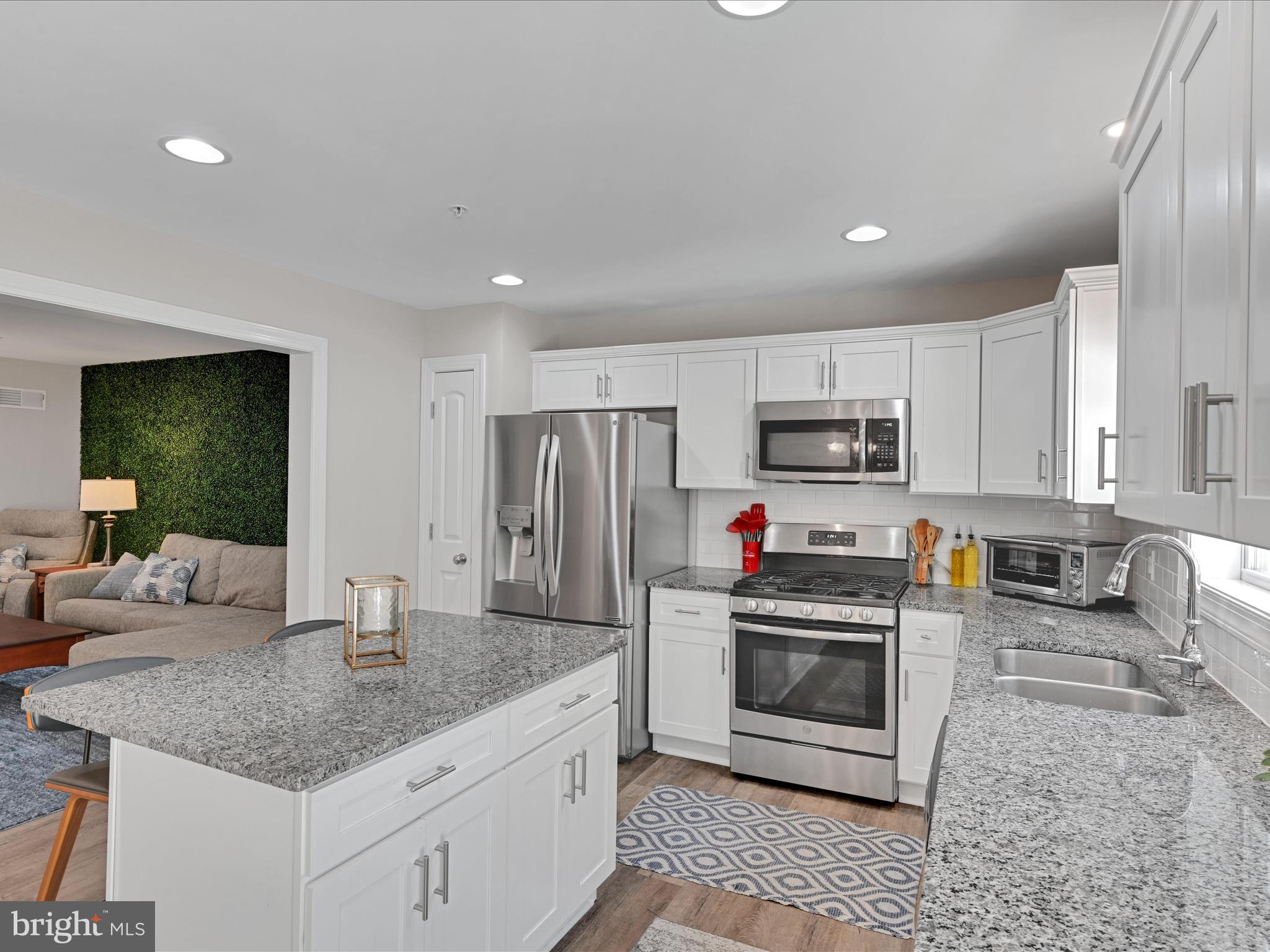 333 BRIAR RIDGE CIRCLE