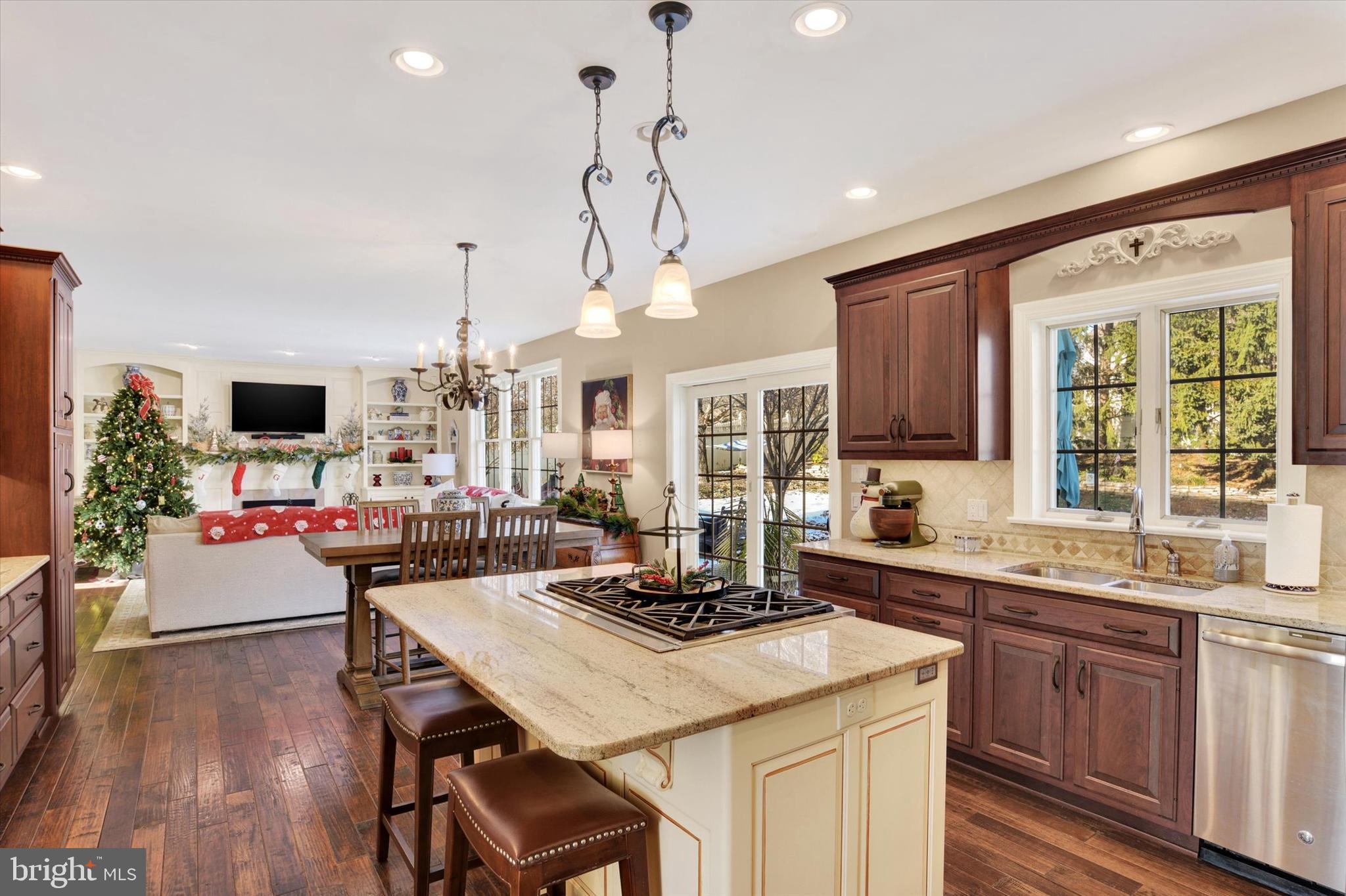 1803 SILVER PINE CIRCLE