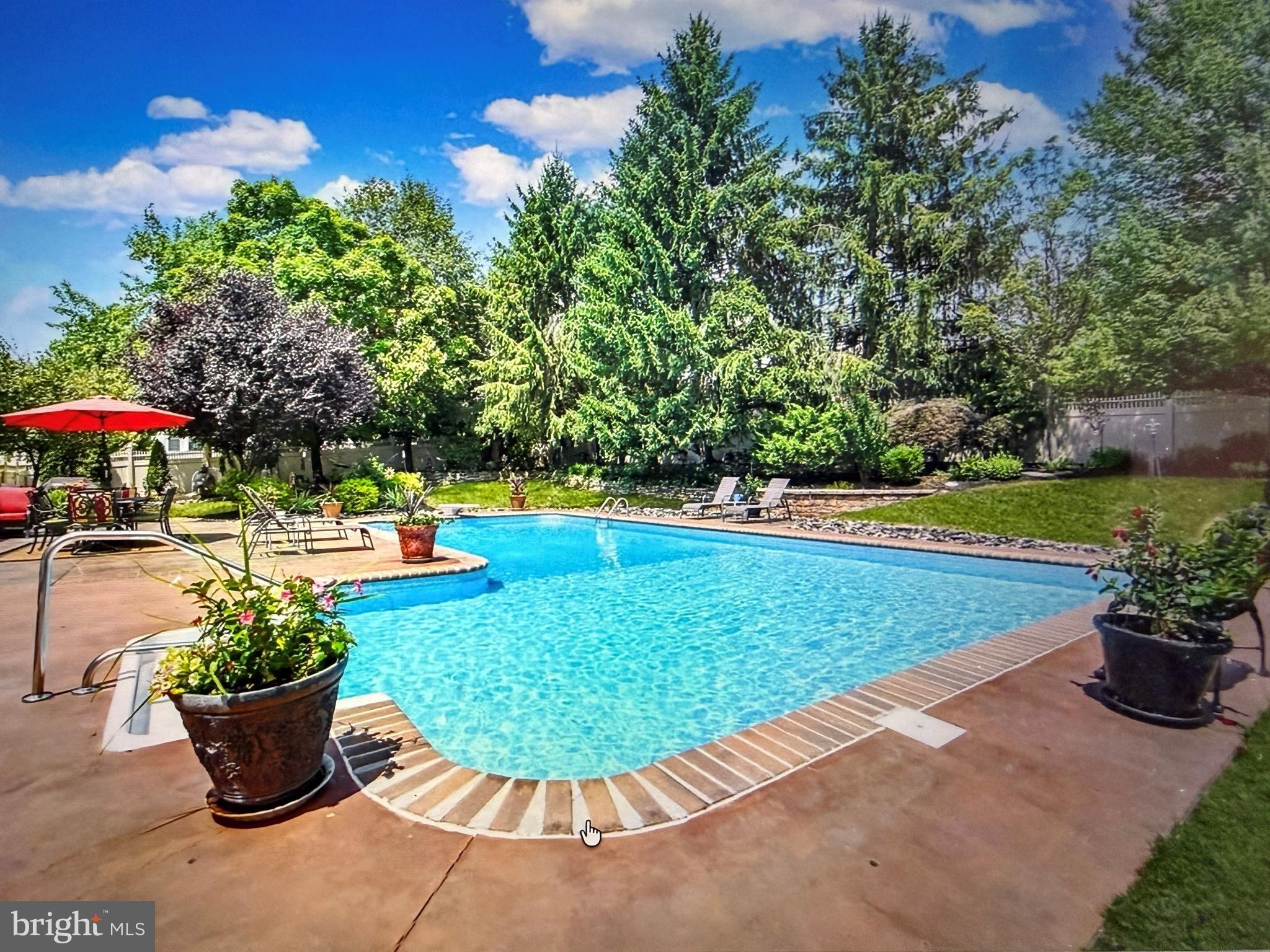 1803 SILVER PINE CIRCLE