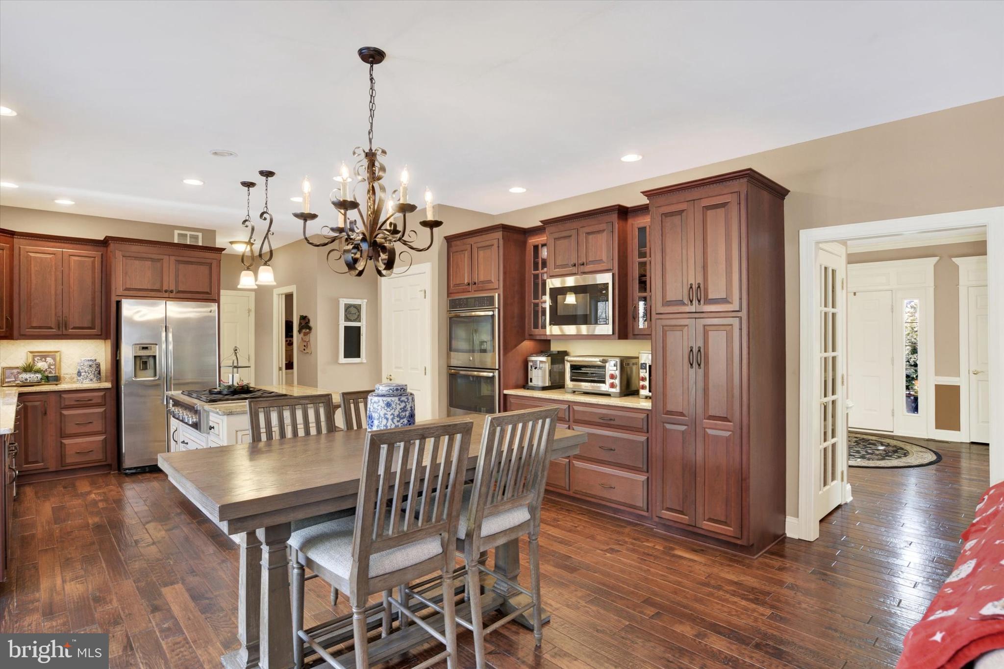 1803 SILVER PINE CIRCLE