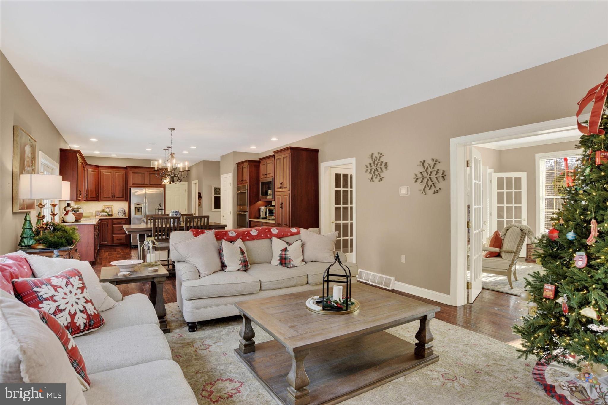 1803 SILVER PINE CIRCLE
