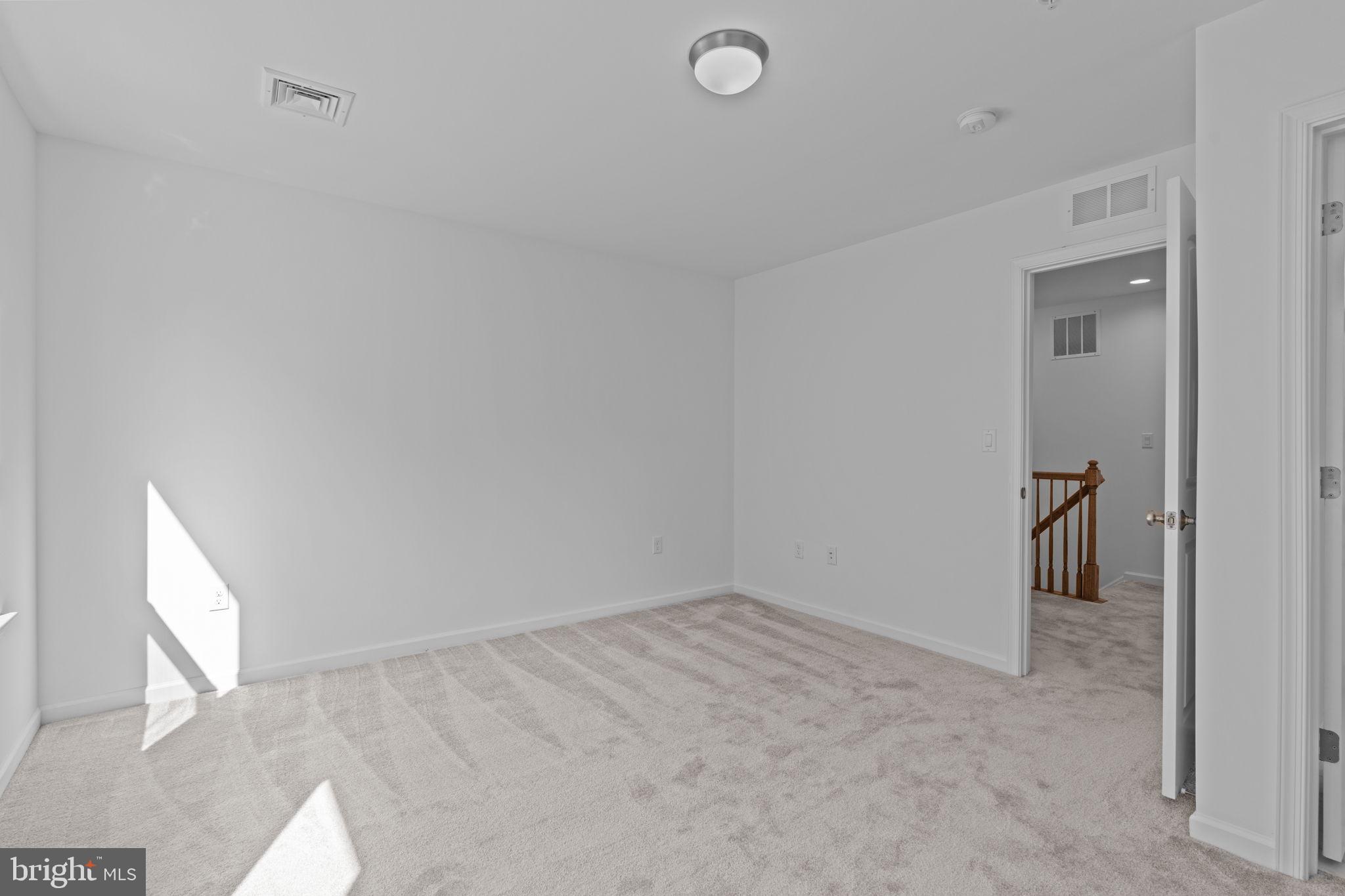 156 High Pointe Dr #19