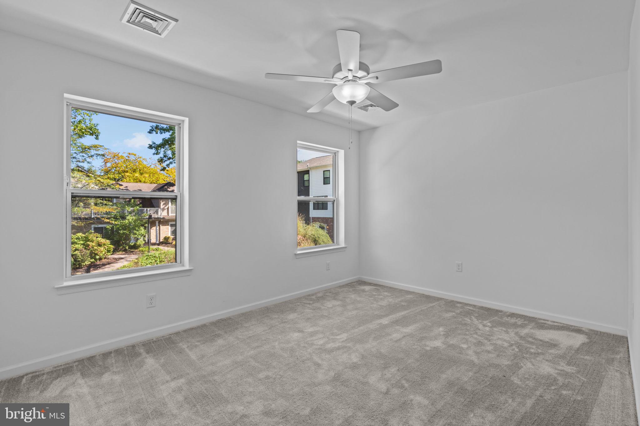 156 High Pointe Dr #19