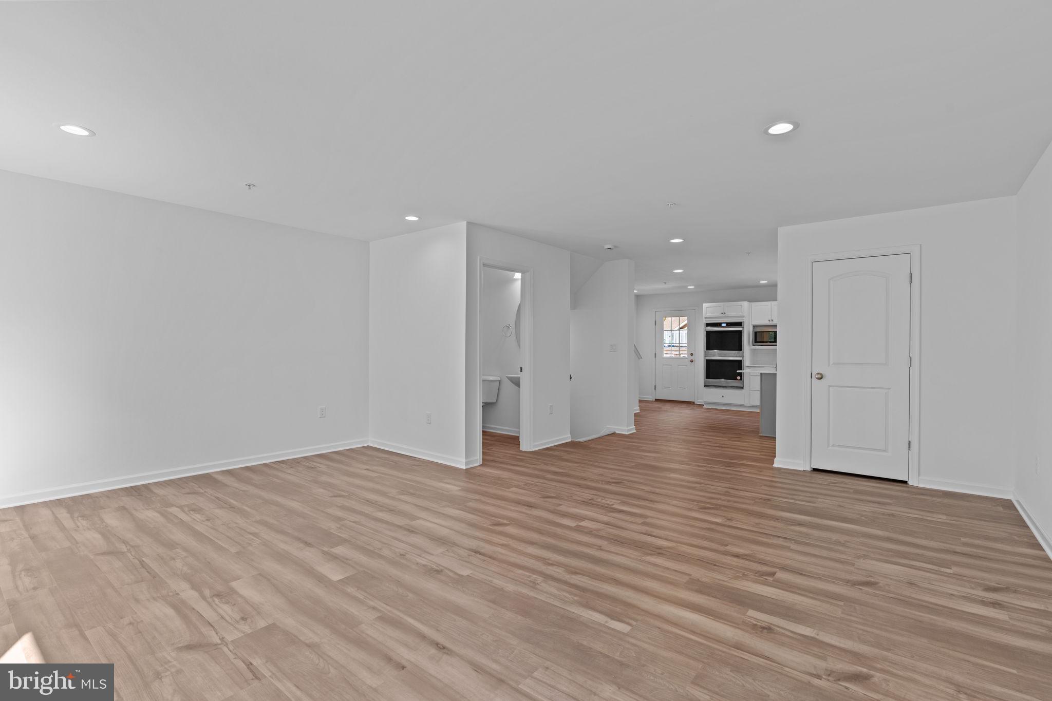 156 High Pointe Dr #19