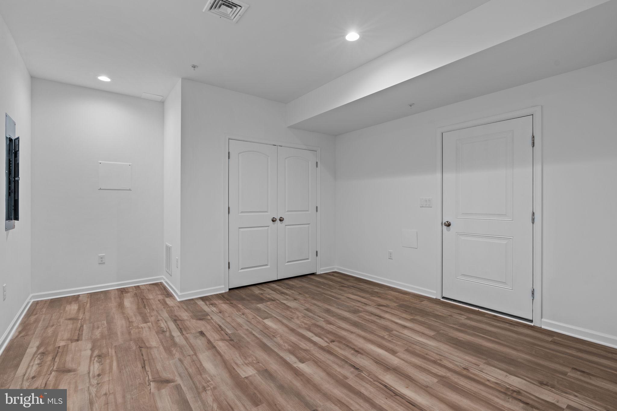 156 High Pointe Dr #19