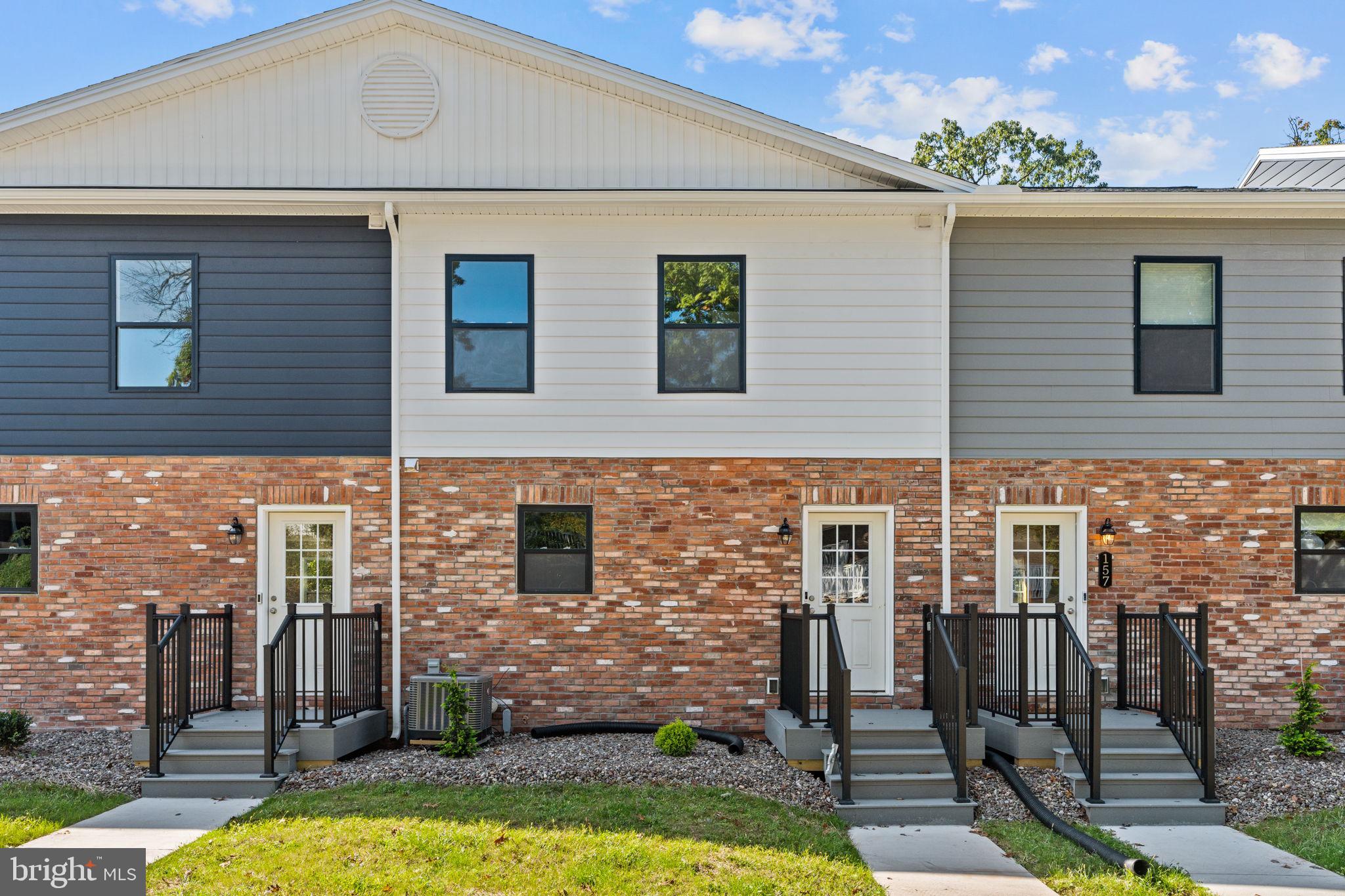 156 High Pointe Dr #19