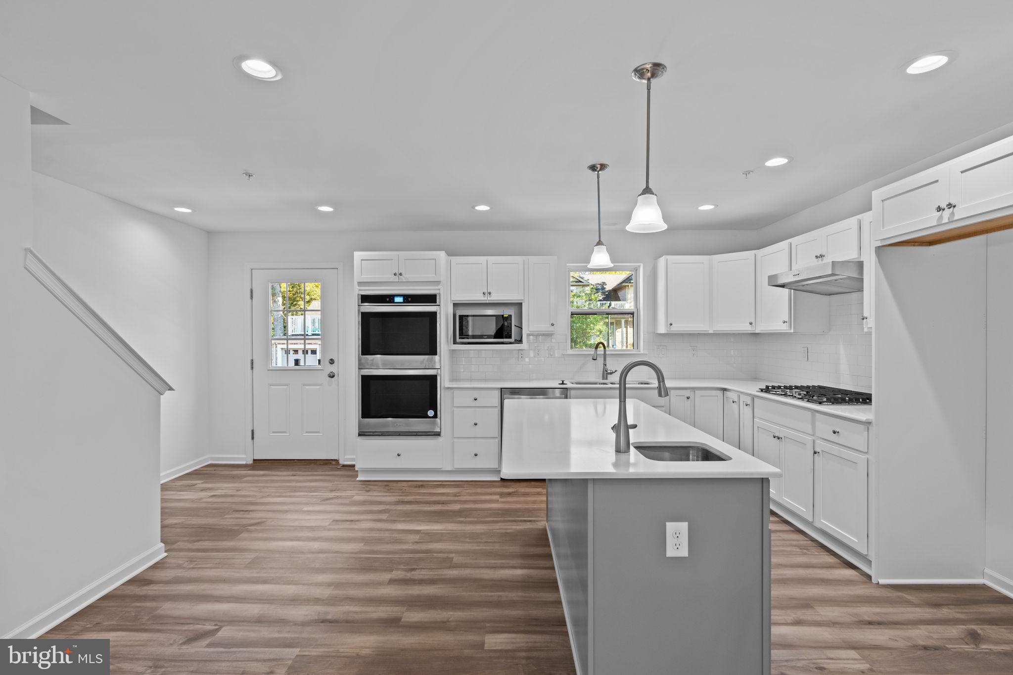 156 High Pointe Dr #19