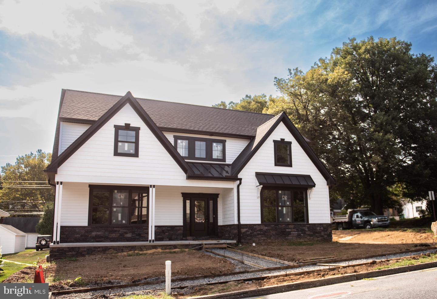56 Maple Ave