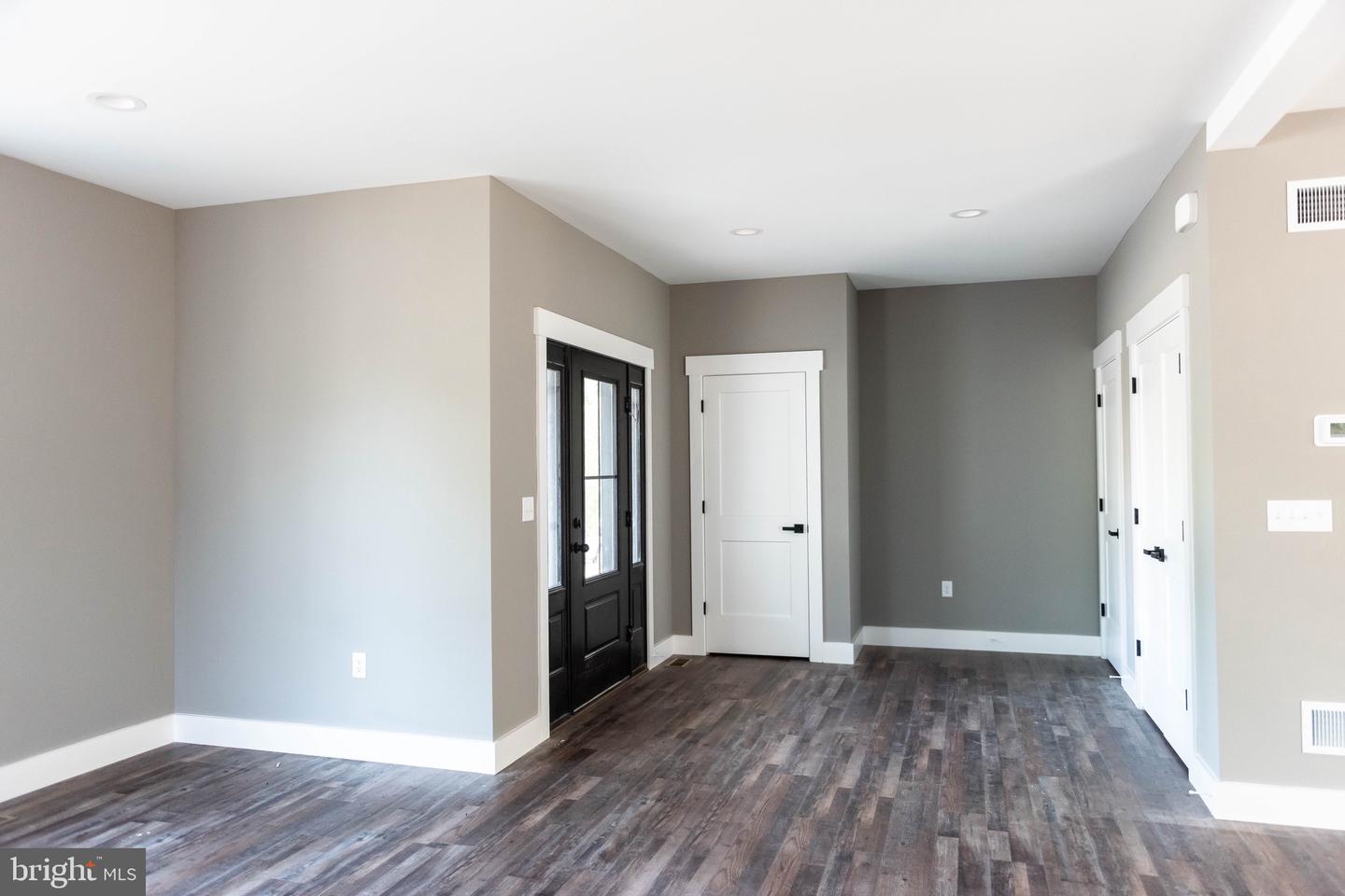 56 Maple Ave