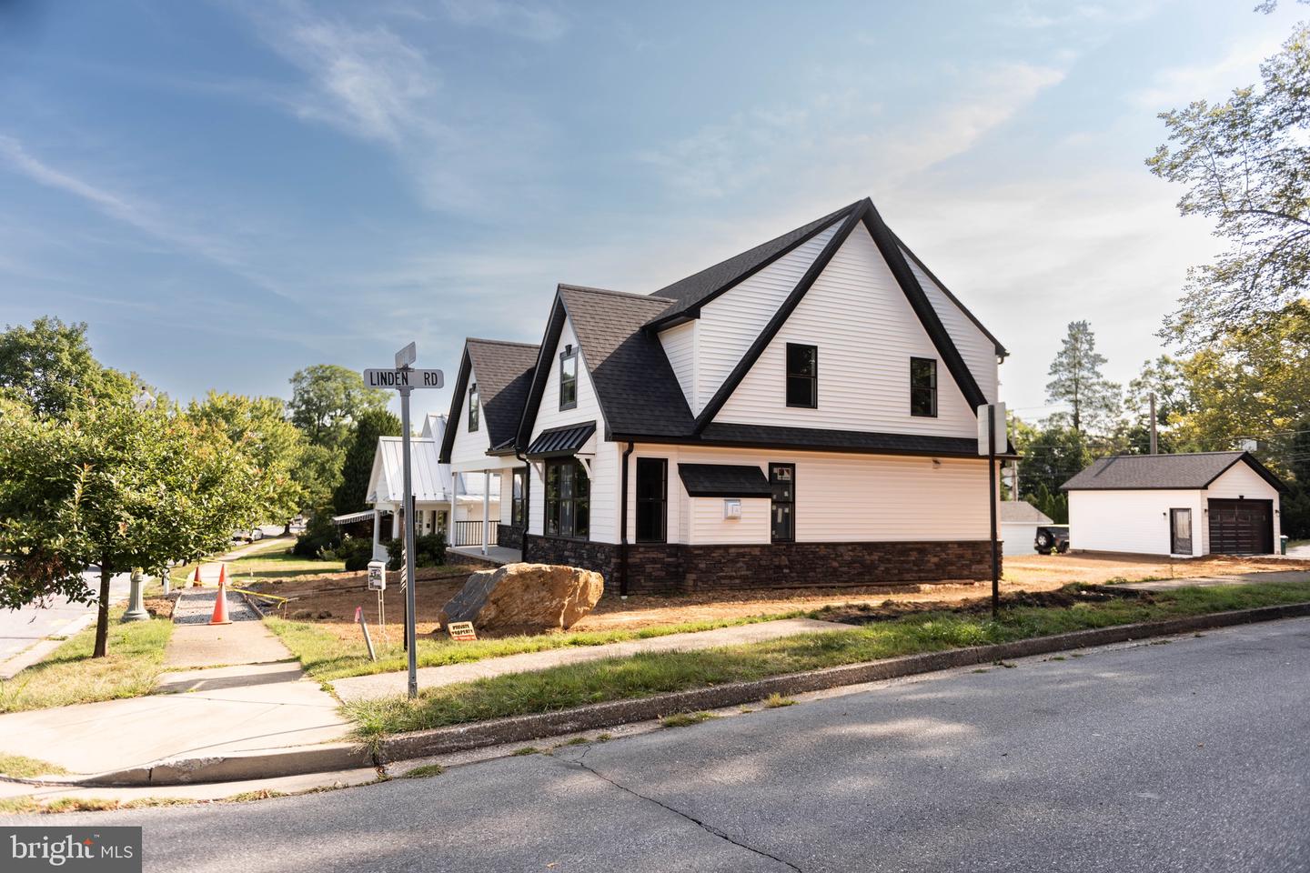 56 Maple Ave