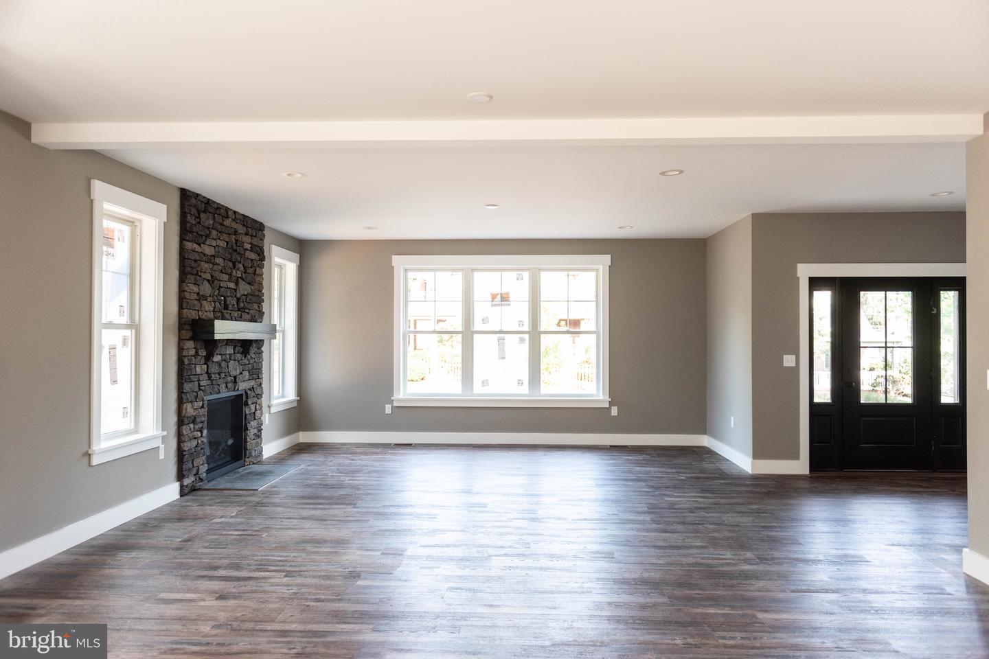 56 Maple Ave
