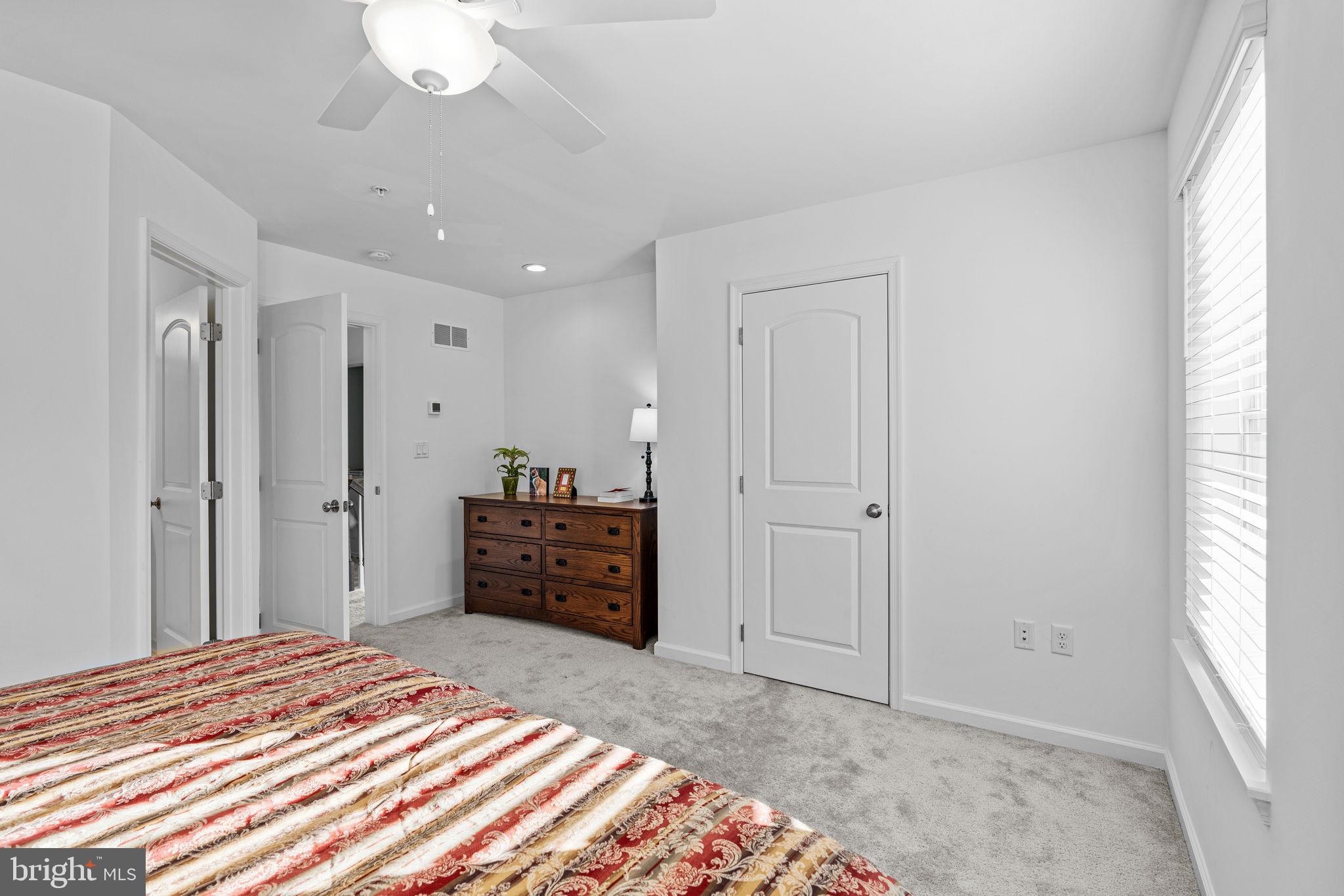 159 High Pointe Dr #16