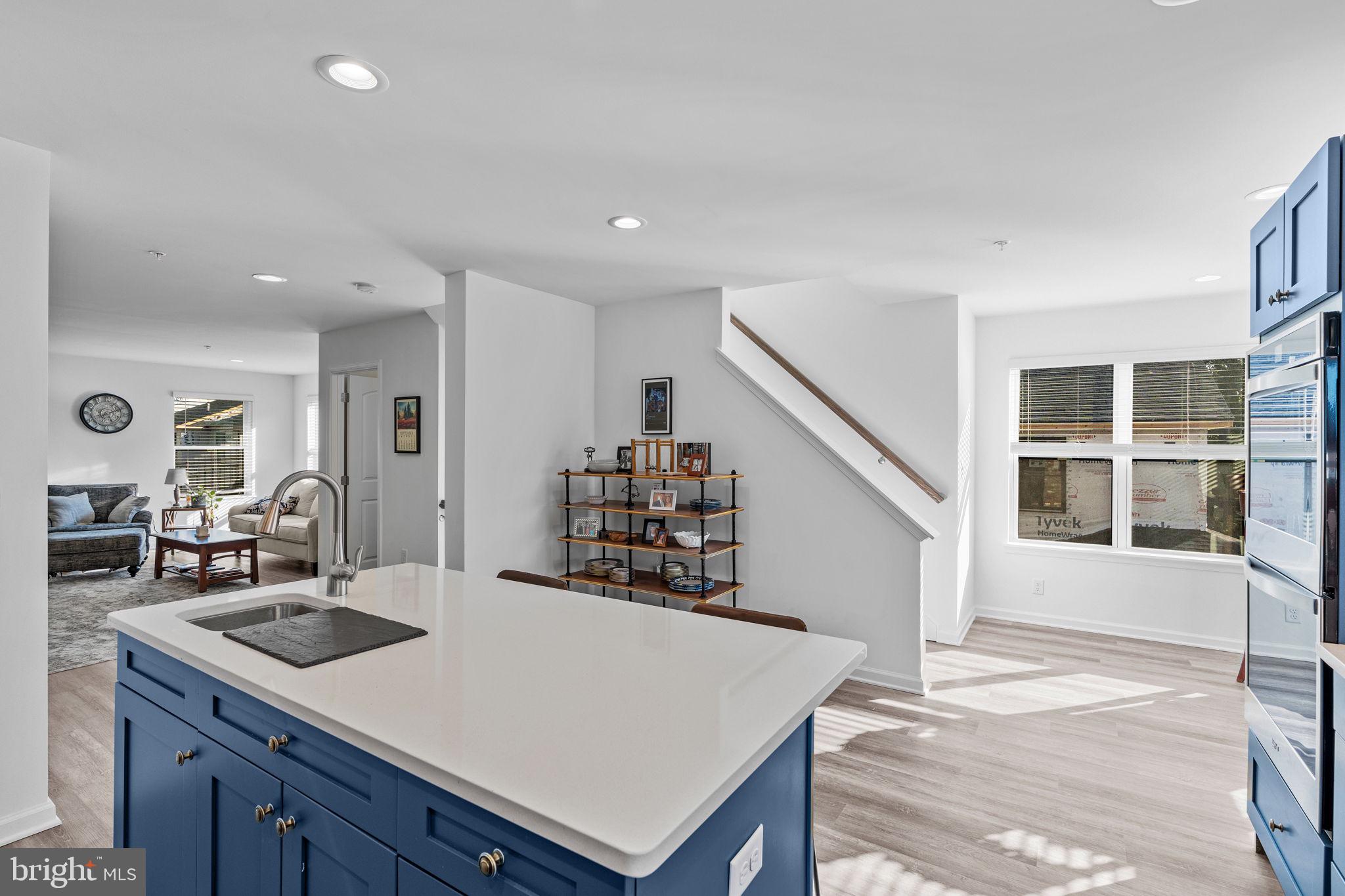 159 High Pointe Dr #16